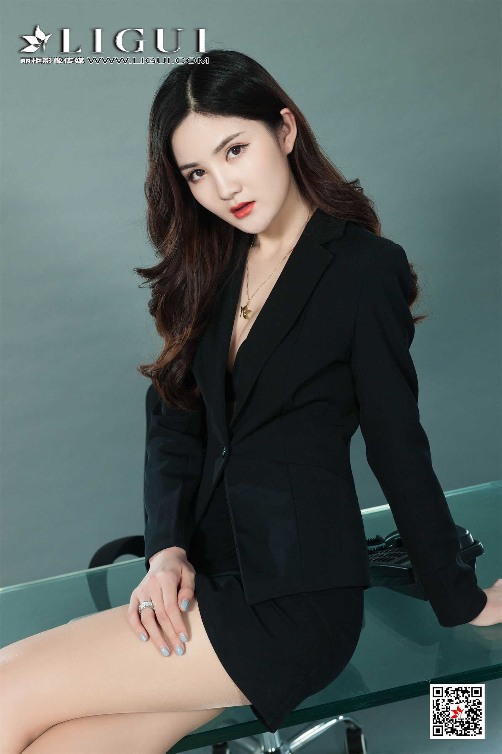 Model 安妮《白领OL丝足》 [丽柜LIGUI] 网络丽人 写第16张