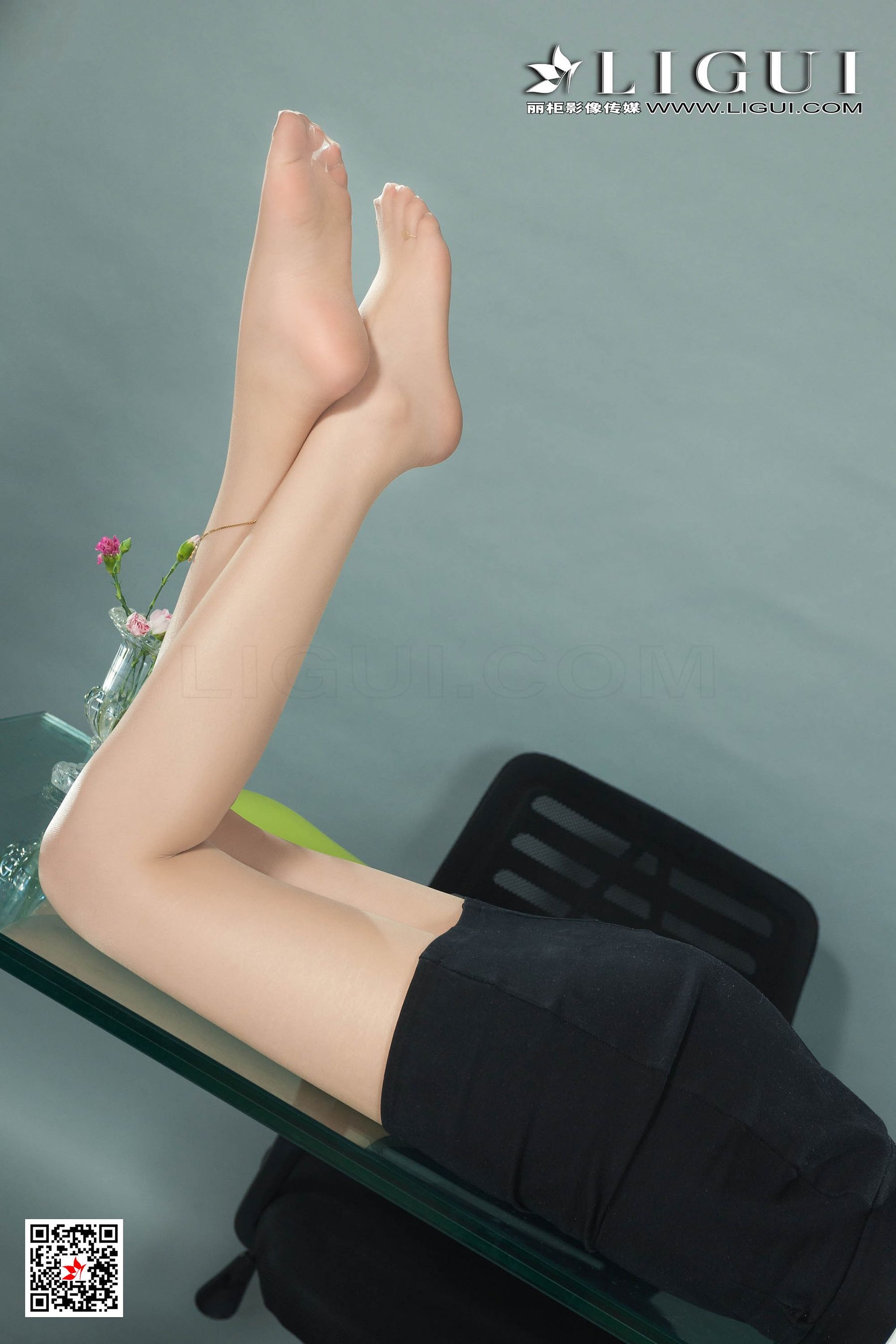 瑶瑶《OL小秘丝足美腿》 [丽柜LIGUI] 网络丽人 写第16张