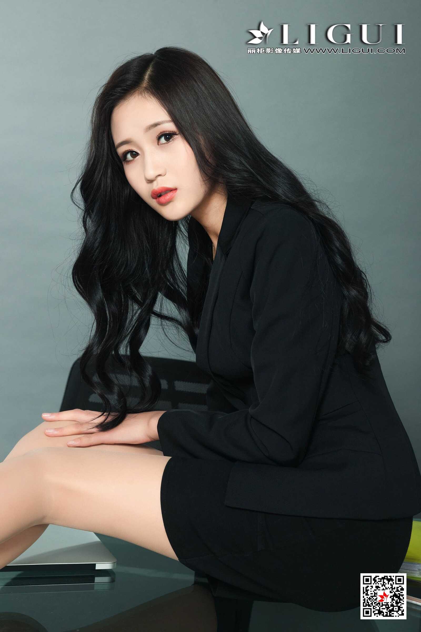 腿模玲玲《肉丝美腿OL》 [丽柜LIGUI] 网络丽人 写第14张