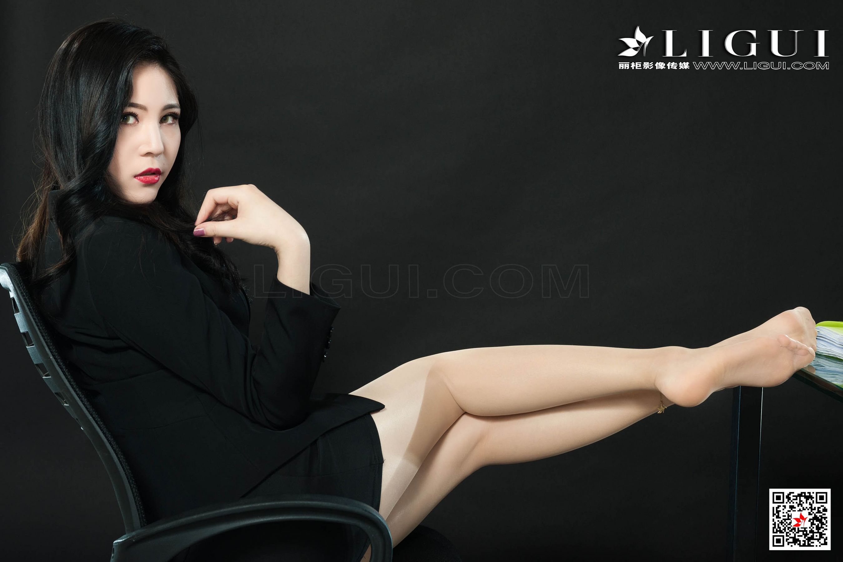 模特呢楠《肉丝长腿OL女郎》 [丽柜LIGUI] 网络丽人第5张