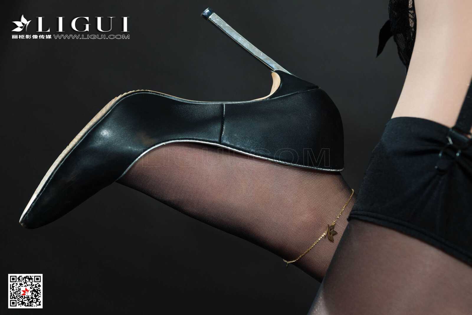 腿模Xilly《黑丝皮鞭系列》 [丽柜美束LIGUI] 网络丽第1张