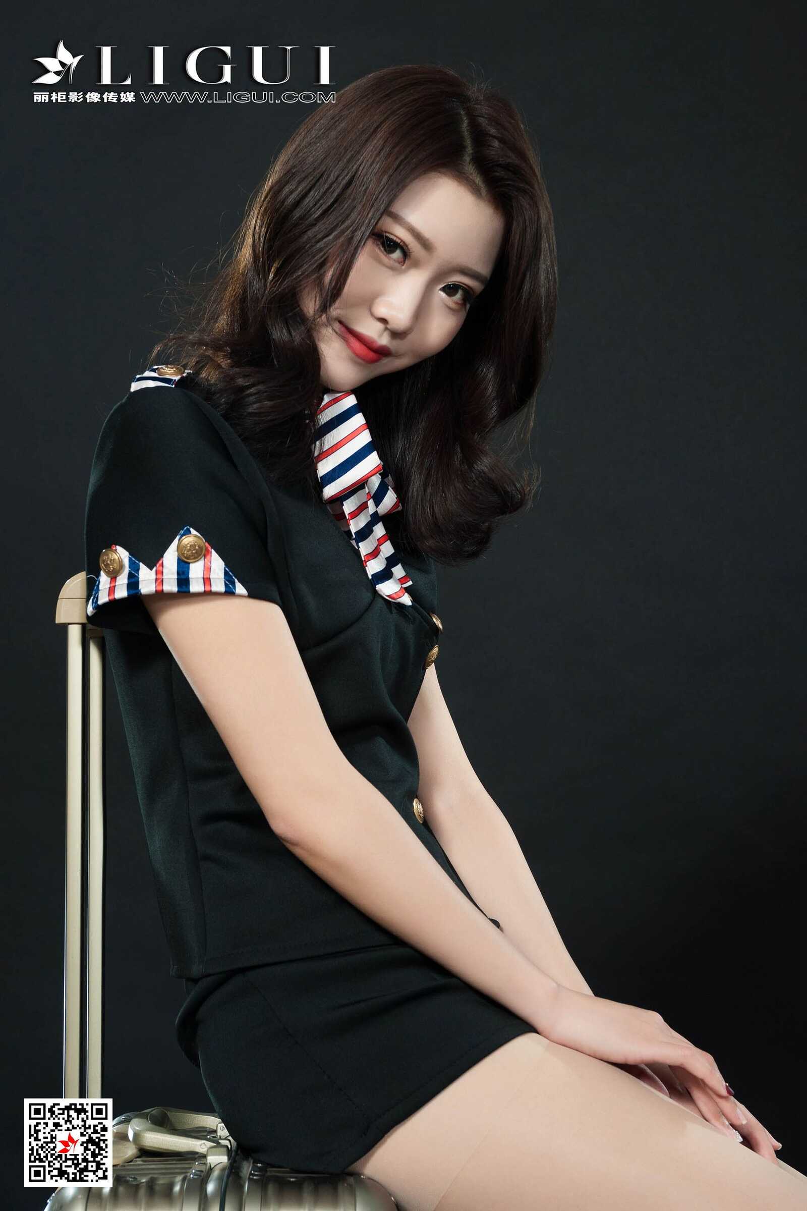 钟情《空姐丝足美腿》 [丽柜LIGUI] 网络丽人 写真第10张