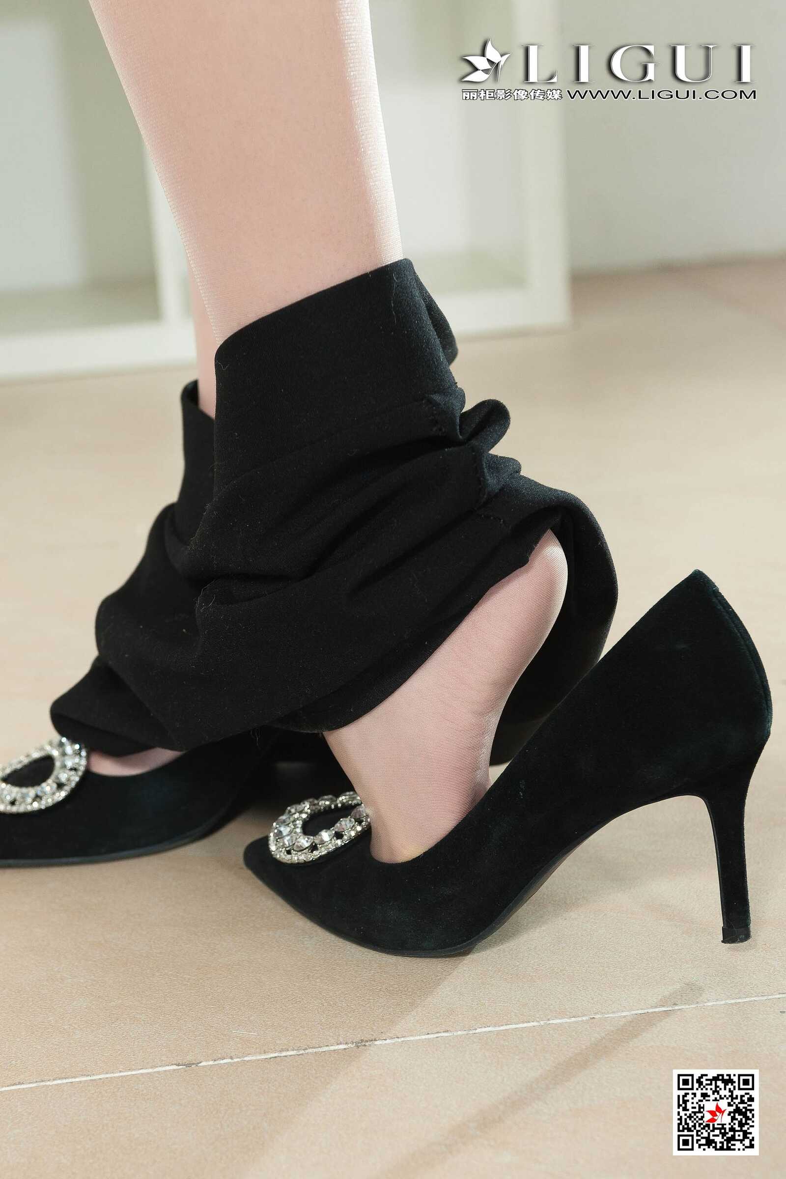 Model 兔子《肉丝袜诱惑》 [丽柜LiGui] 网络丽人第19张