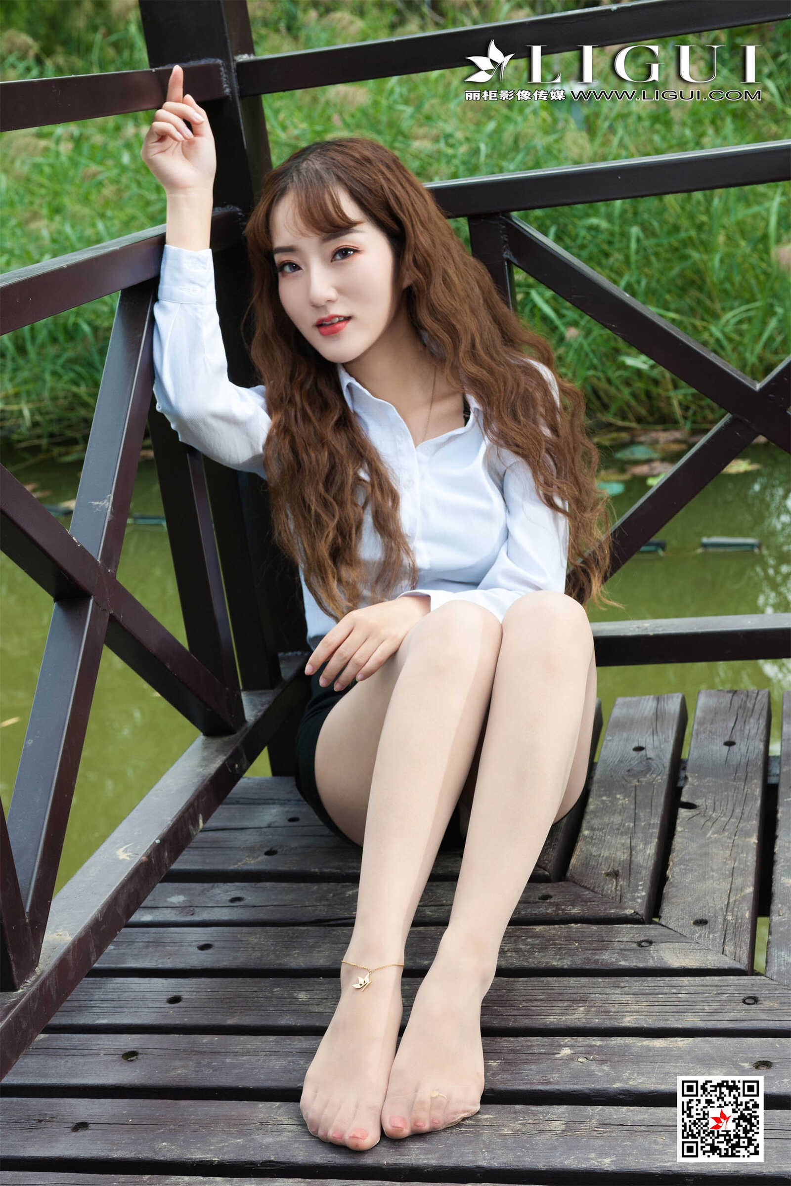 Model 汐汐《小清新户外OL美腿丝足》 [丽柜LiGui]第11张