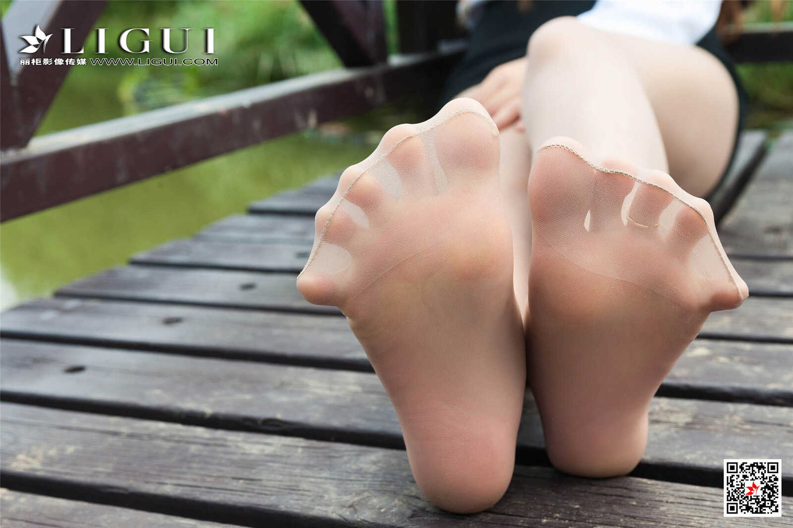 Model 汐汐《小清新户外OL美腿丝足》 [丽柜LiGui]第6张