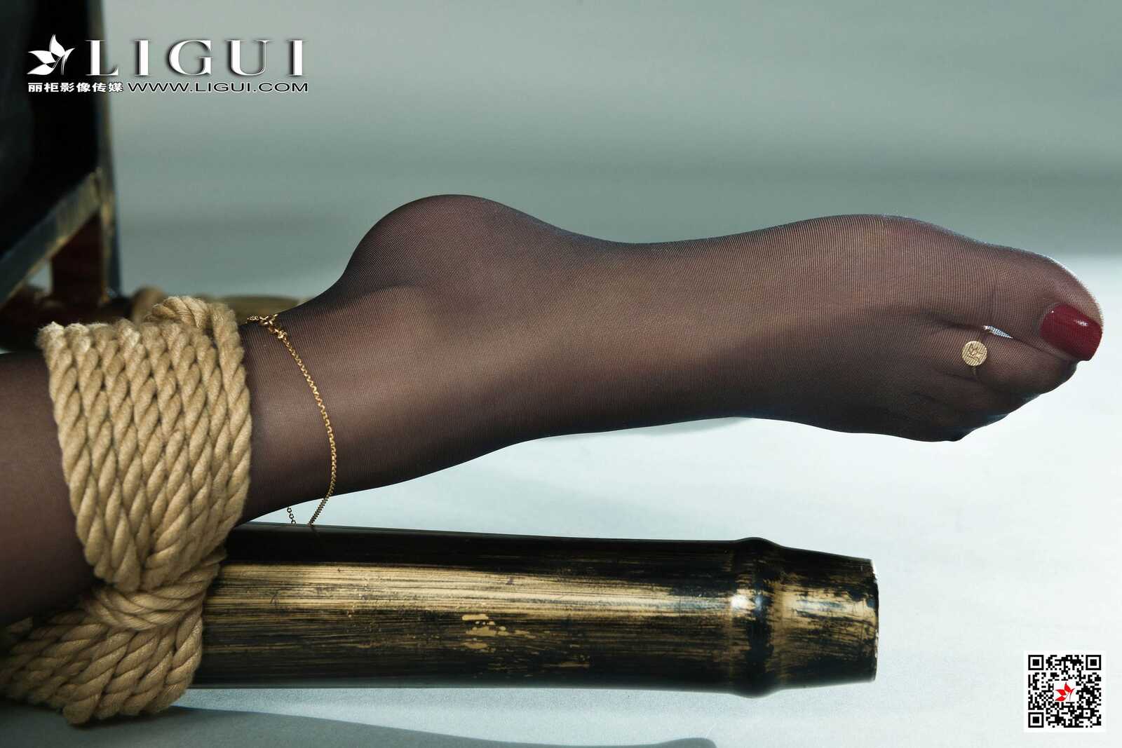 轩轩《黑丝OL捆绑绳艺》 [丽柜Ligui] 写真集第1张