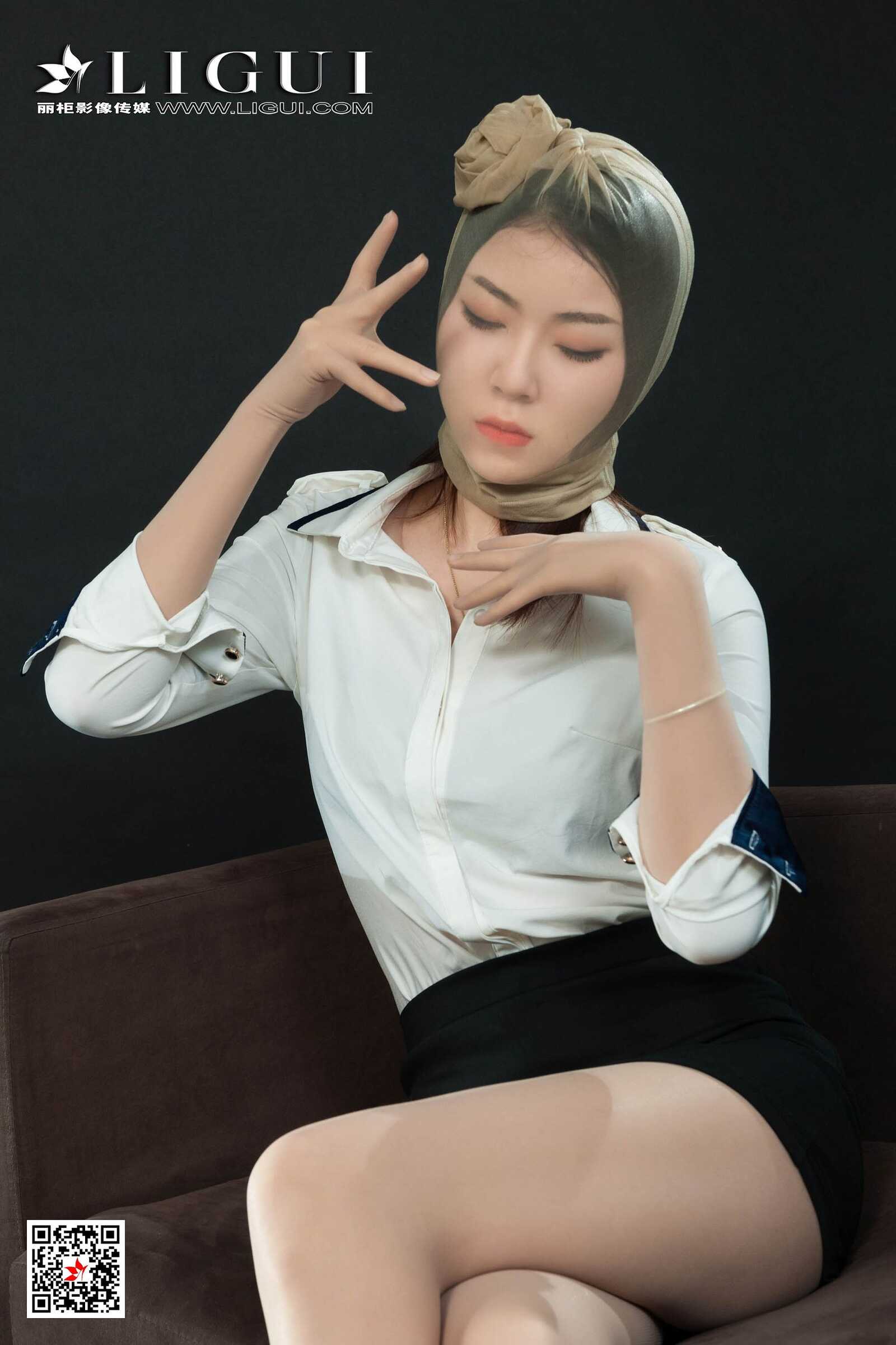 虫虫《肉丝袜美束人体》 [丽柜Ligui] 写真集第13张