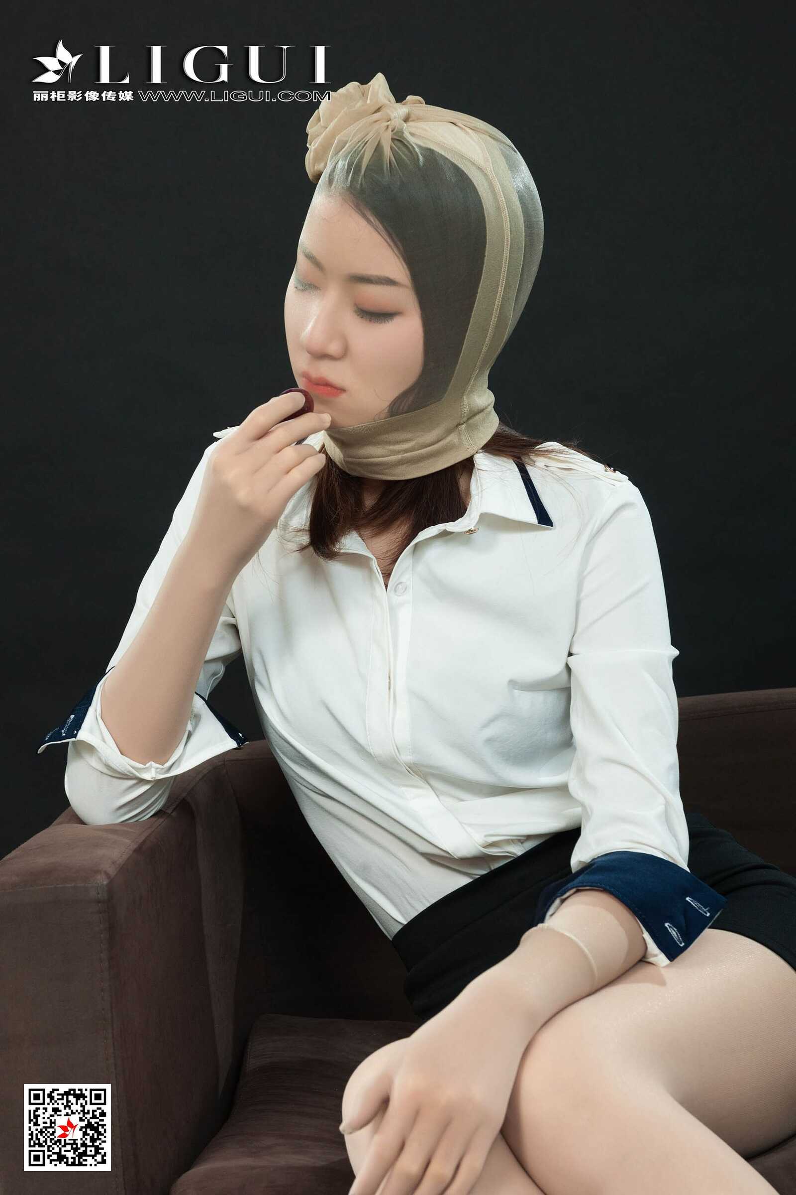 虫虫《肉丝袜美束人体》 [丽柜Ligui] 写真集第10张