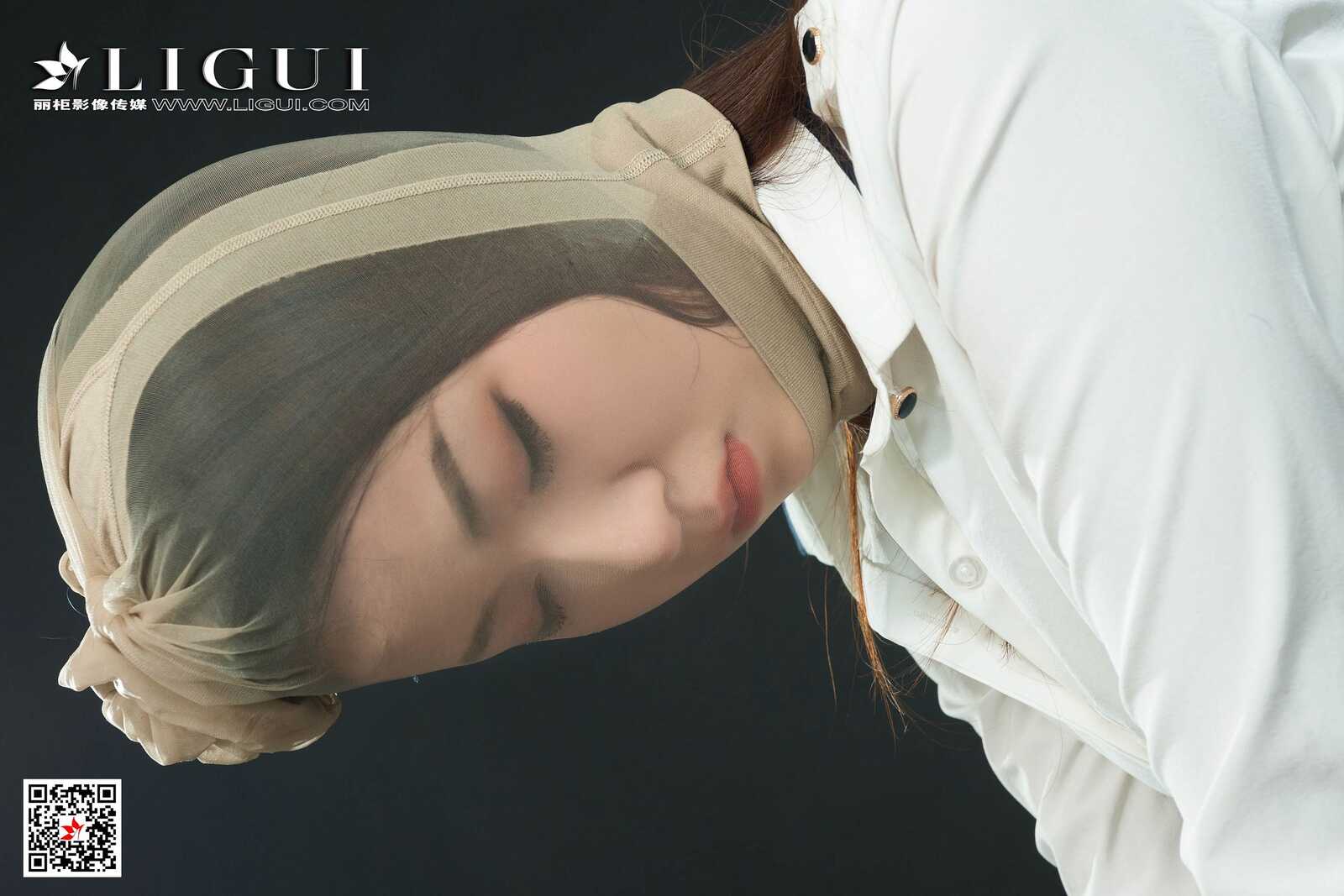 虫虫《肉丝袜美束人体》 [丽柜Ligui] 写真集第1张