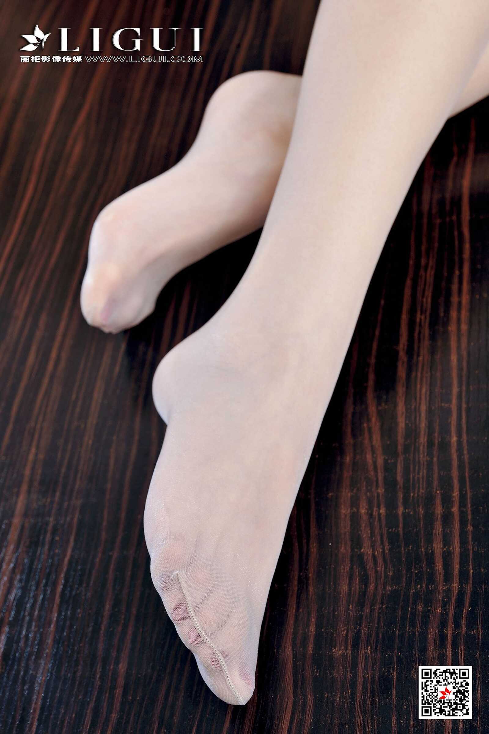 可馨《办公室肉丝袜美腿》 [丽柜Ligui] 写真集第11张