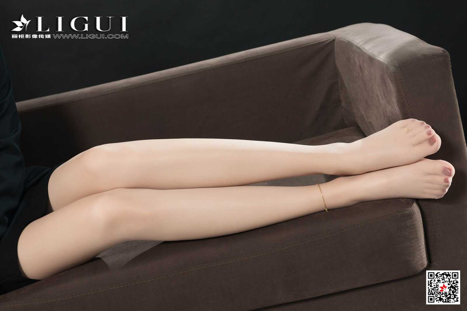 腿模泷儿《长腿肉丝OL》 [丽柜Ligui] 写真集第9张