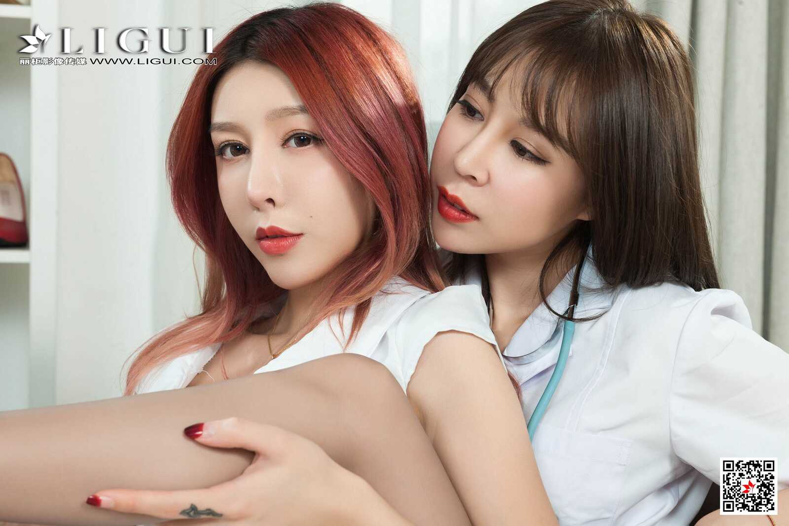 Vicky&兔子《双人医生护士丝袜诱惑》 [丽柜L第3张