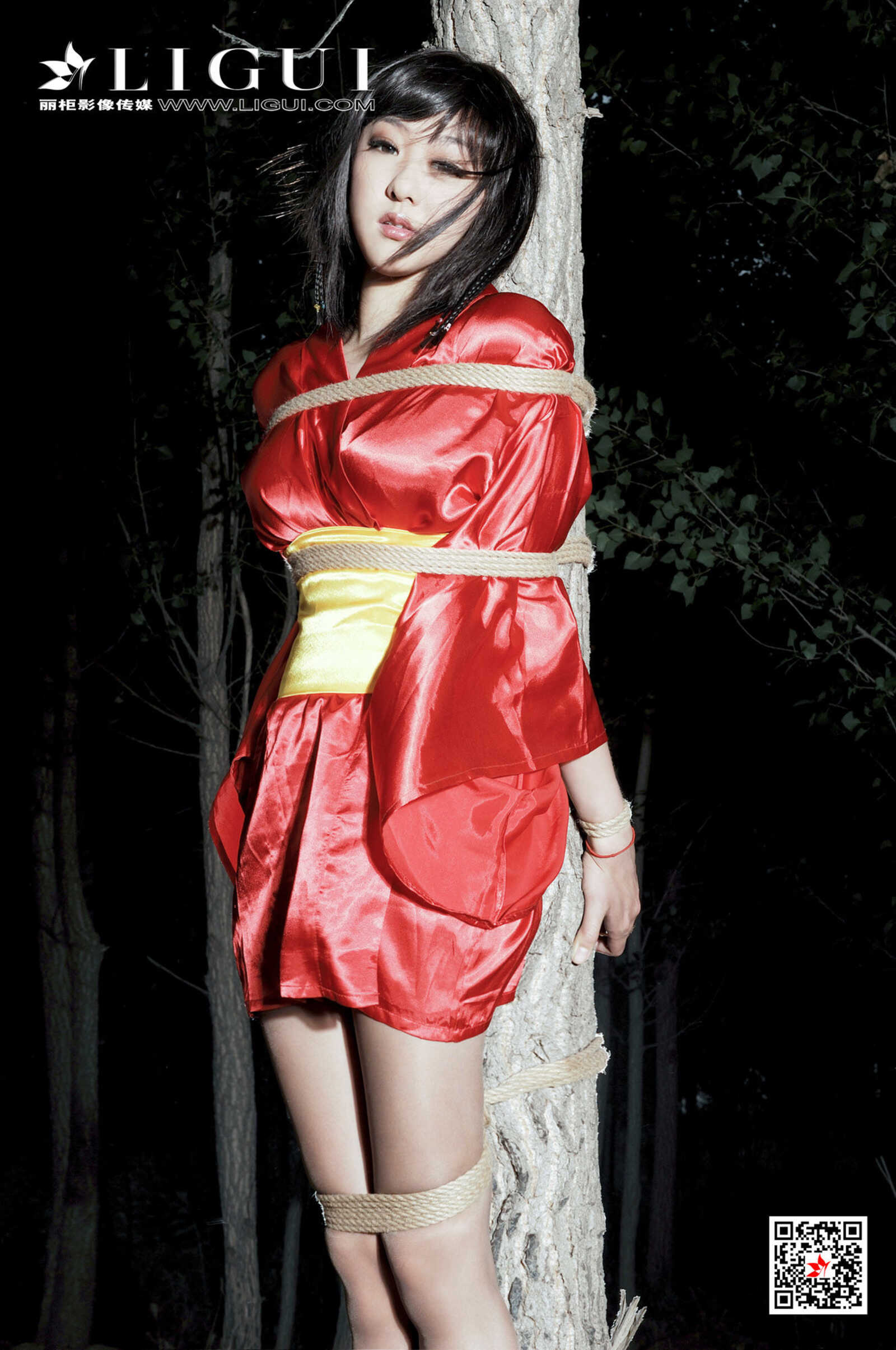 模特佩佩《黑夜美束》 [丽柜Ligui] 精品图集 写真第17张