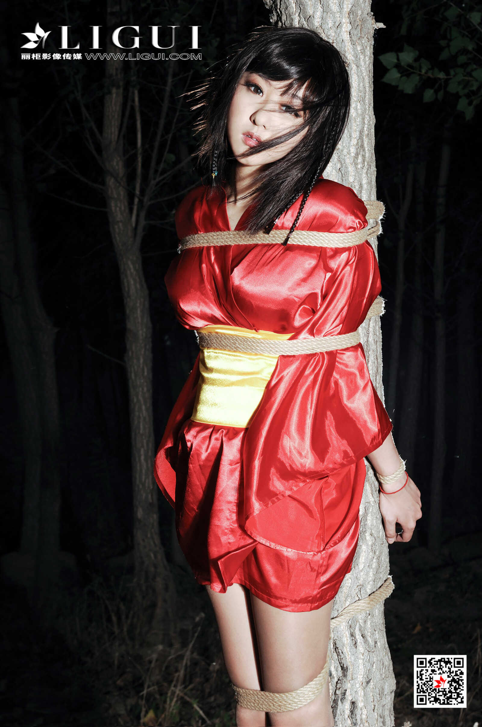 模特佩佩《黑夜美束》 [丽柜Ligui] 精品图集 写真第15张