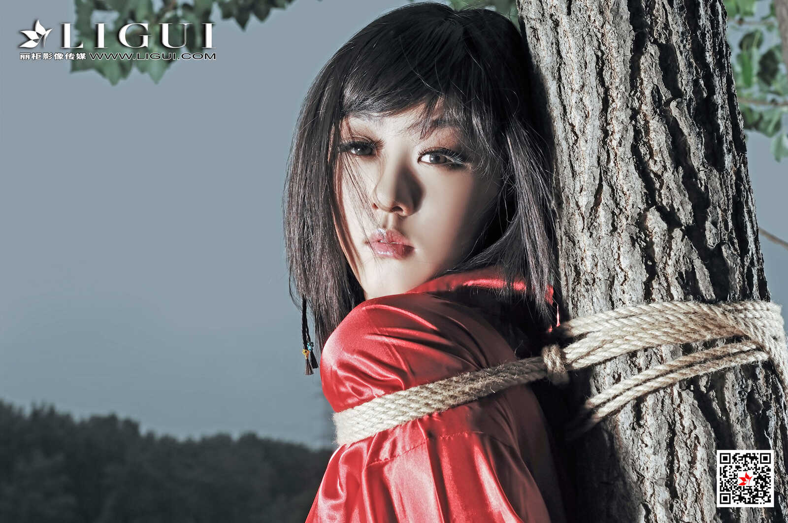 模特佩佩《黑夜美束》 [丽柜Ligui] 精品图集 写真第9张