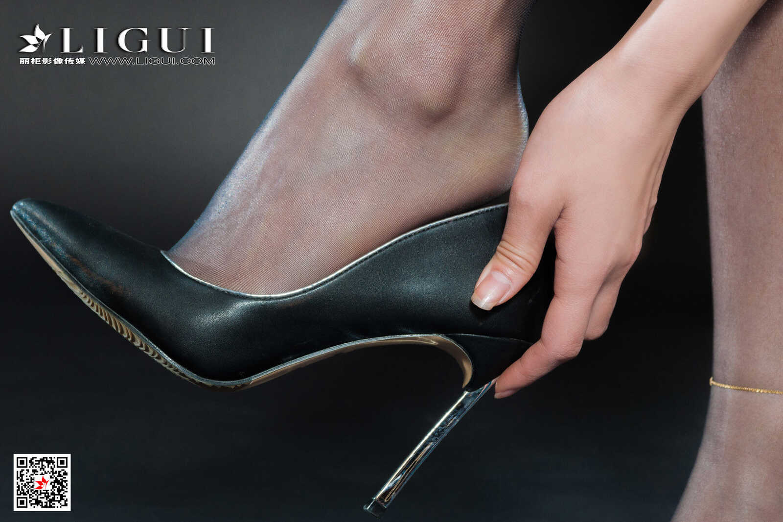 腿模Xilly《监狱黑丝女王》 [丽柜Ligui] 写真集第12张