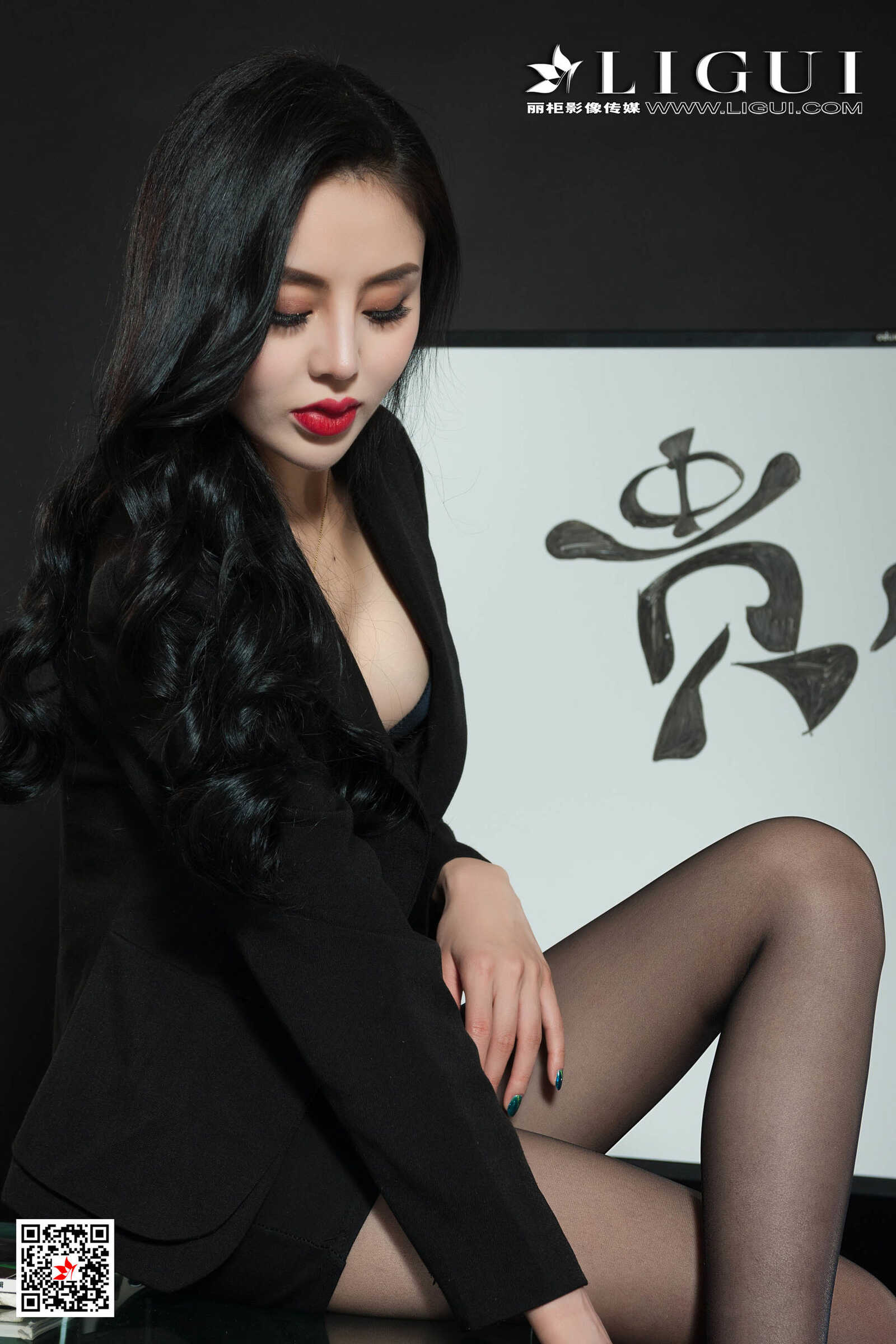 腿模凉儿《黑丝OL姐姐》 [丽柜Ligui] 网络丽人 写第14张