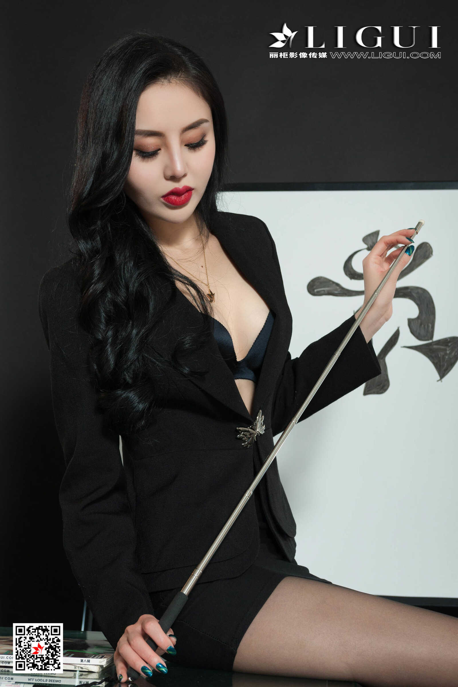 腿模凉儿《黑丝OL姐姐》 [丽柜Ligui] 网络丽人 写第8张