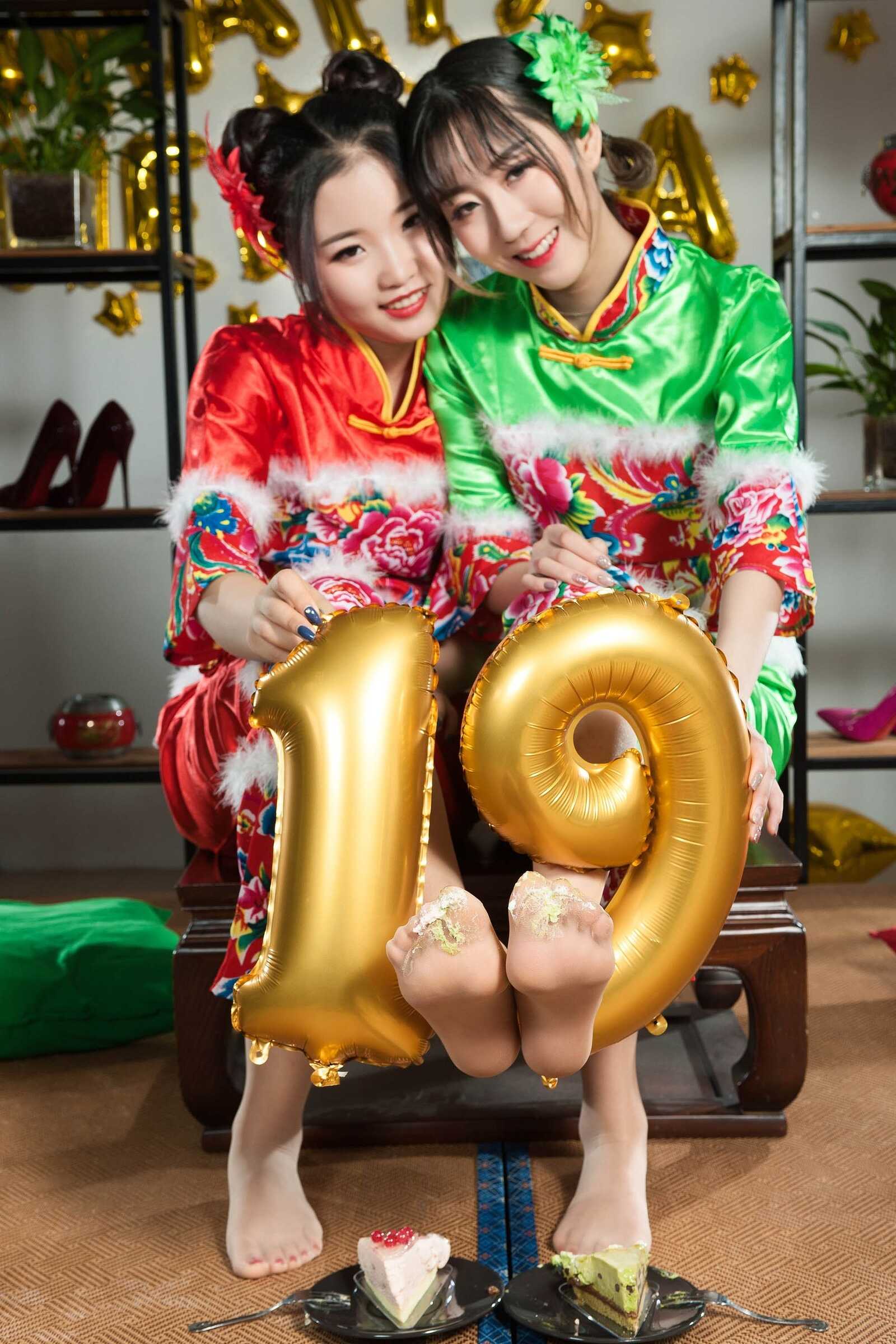 媛媛&amp;amp;鱼妹《新春丝足福利》 [丽柜Ligui] 网络丽第3张