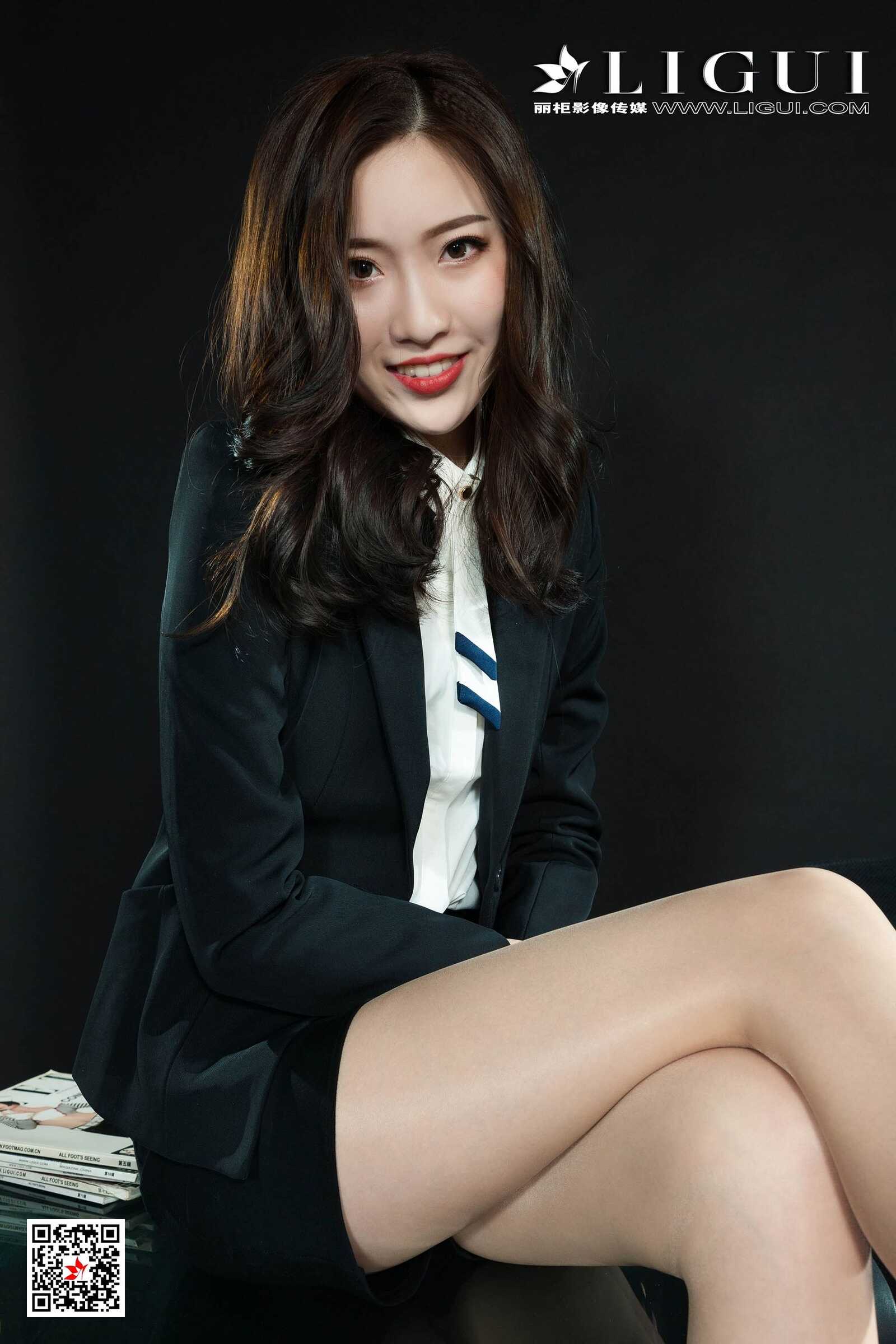 腿模阳阳《OL水果丝足》 [丽柜Ligui] 写真集第13张
