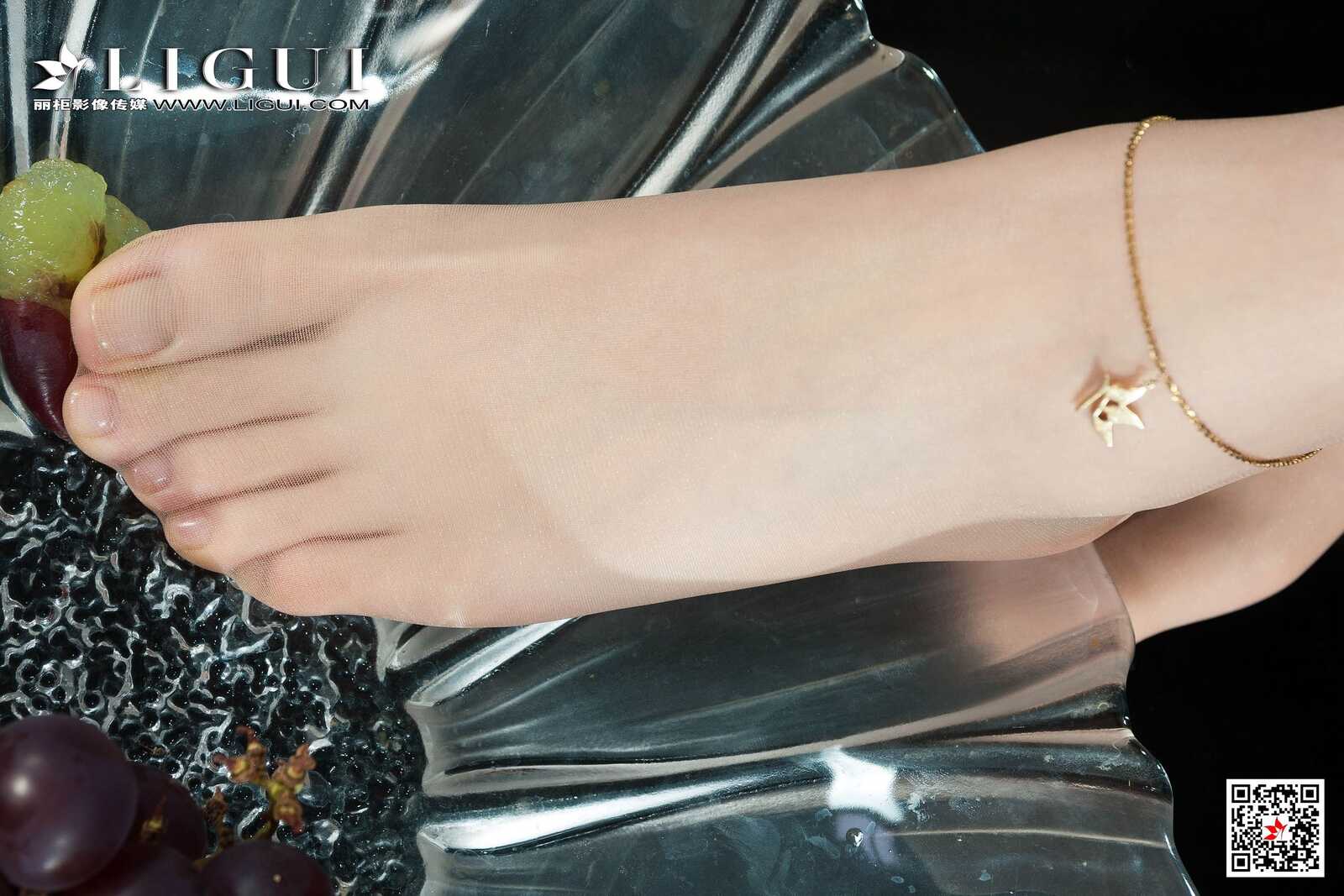 腿模阳阳《OL水果丝足》 [丽柜Ligui] 写真集第3张