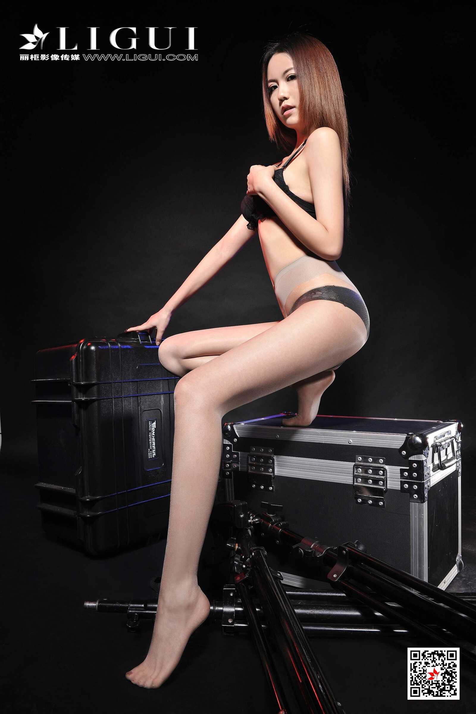 模特可馨《皮衣VS肉丝》 [丽柜Ligui] 网络丽人 写第10张