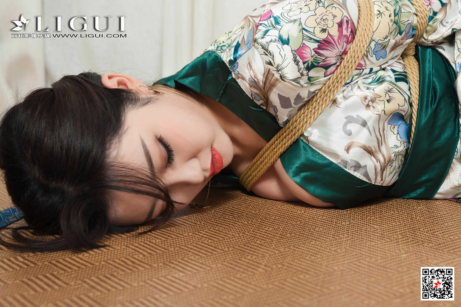 腿模筱筱《性感和服美束》 [丽柜Ligui] 写真集第2张