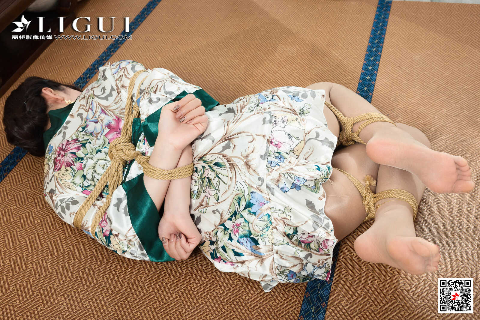 腿模筱筱《性感和服美束》 [丽柜Ligui] 写真集第1张