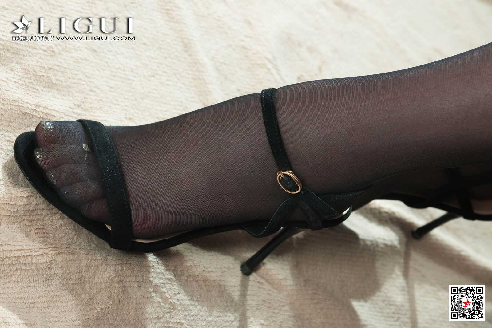 Model 蕊蕊《黑丝袜美腿玉足》 [丽柜Ligui] 写真集第9张