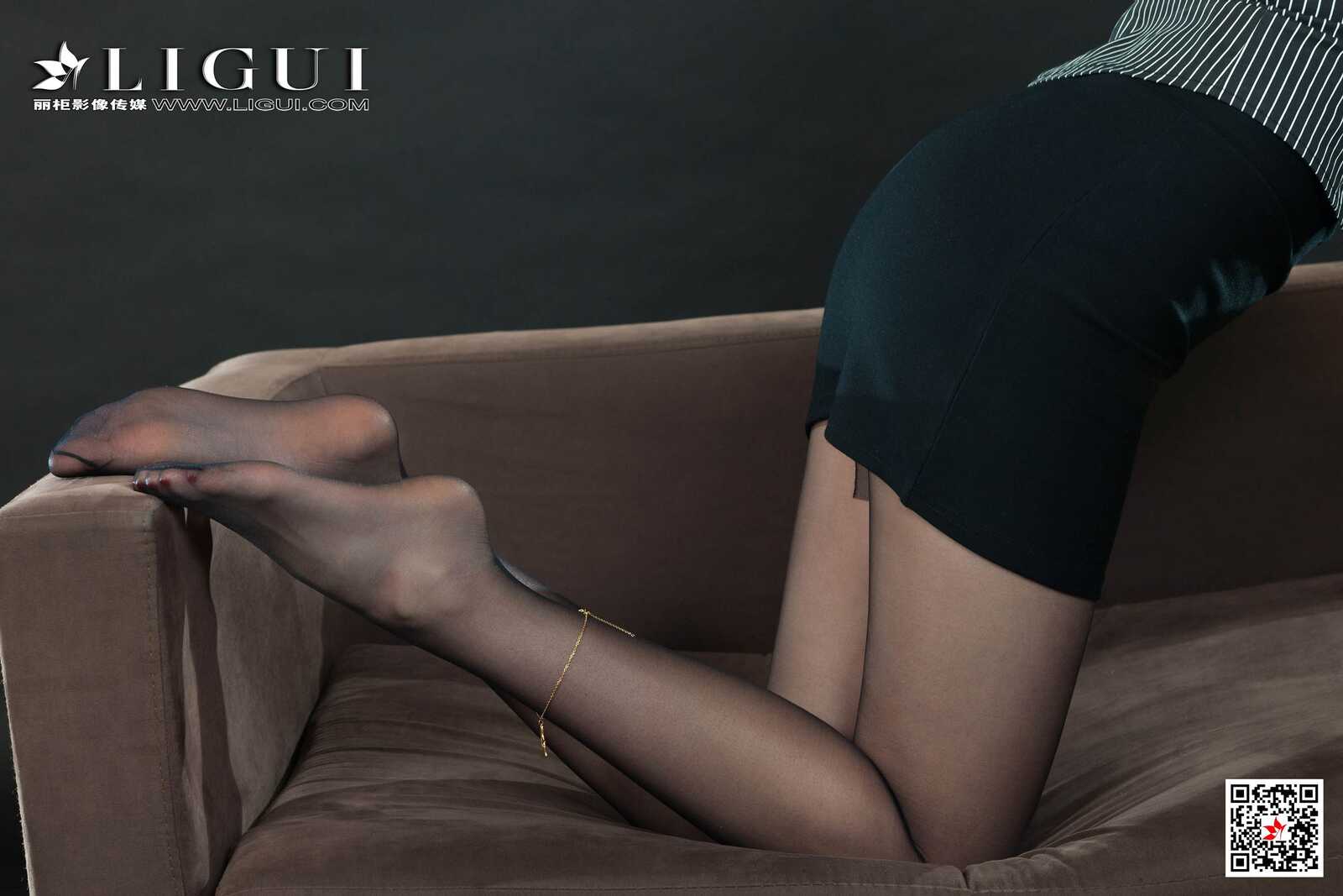 Model 子晴《极品黑丝女秘书》 [丽柜Ligui] 写真集第3张