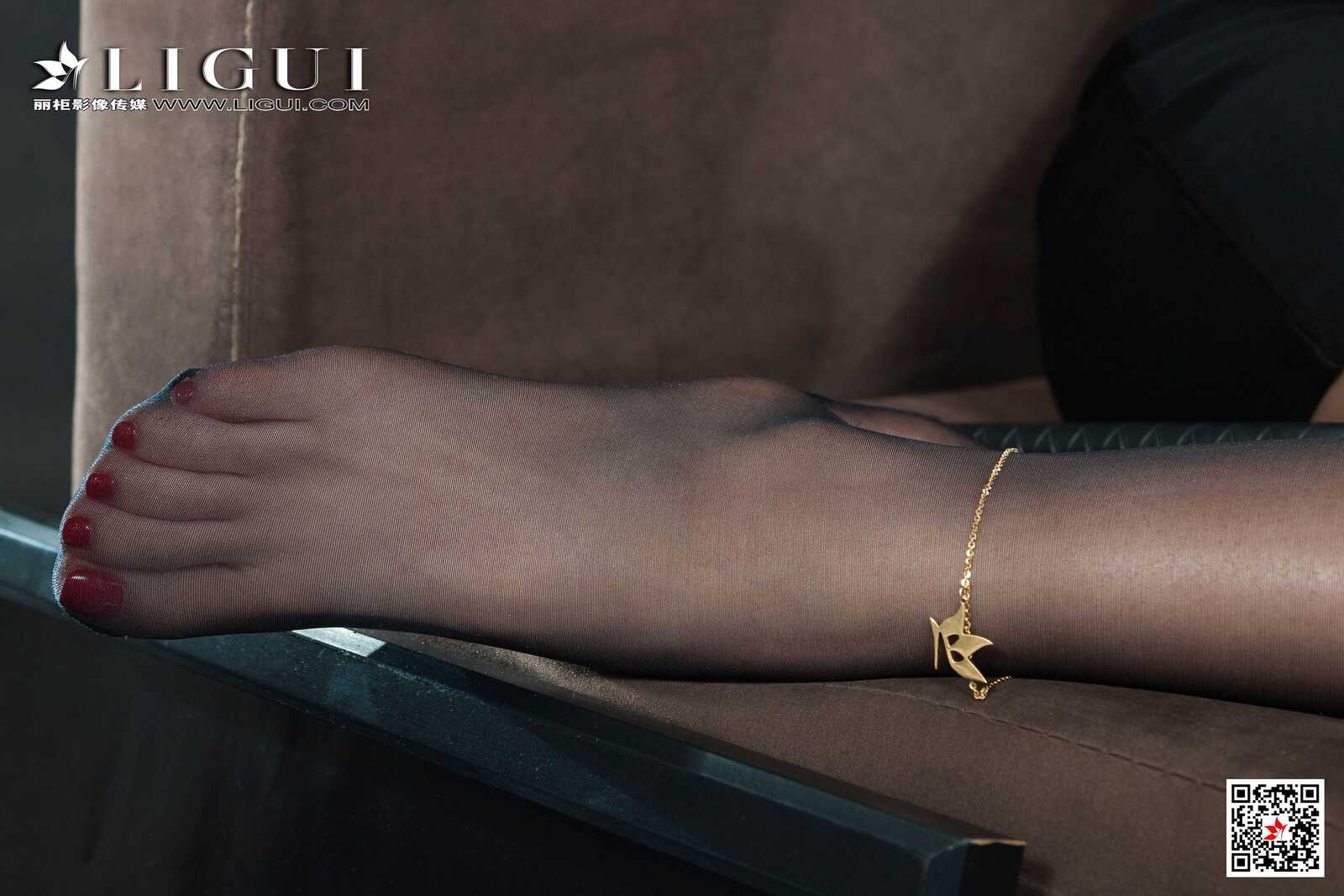 Model 子晴《极品黑丝女秘书》 [丽柜Ligui] 写真集第1张