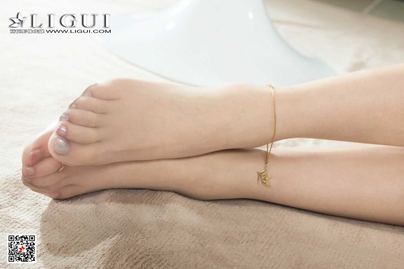 Model 洋洋《水手服眼镜妹丝足》 [丽柜LIGUI] 网络第5张