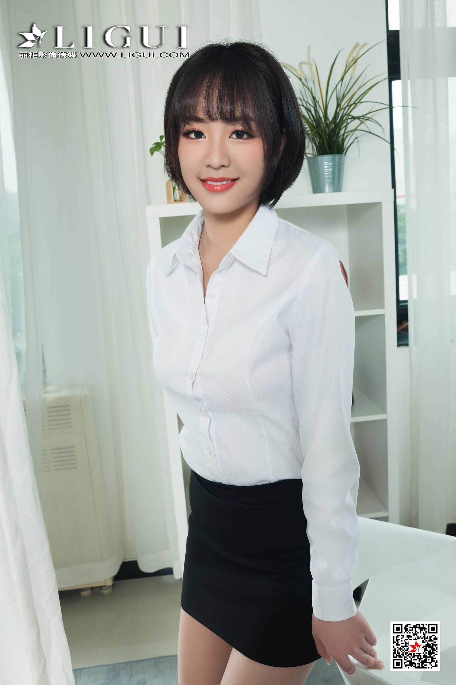 Model 梓瑜《长腿肉丝小秘书》 [丽柜Ligui] 写真集第16张