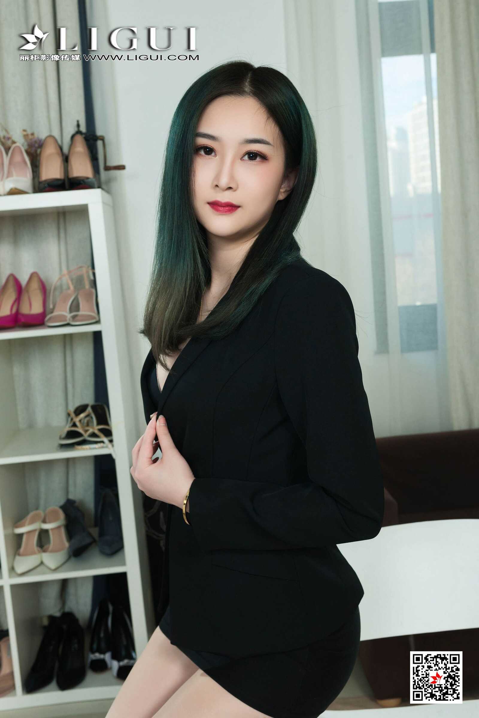 Model 婷婷《绿发秘书》 [丽柜Ligui] 写真集第18张