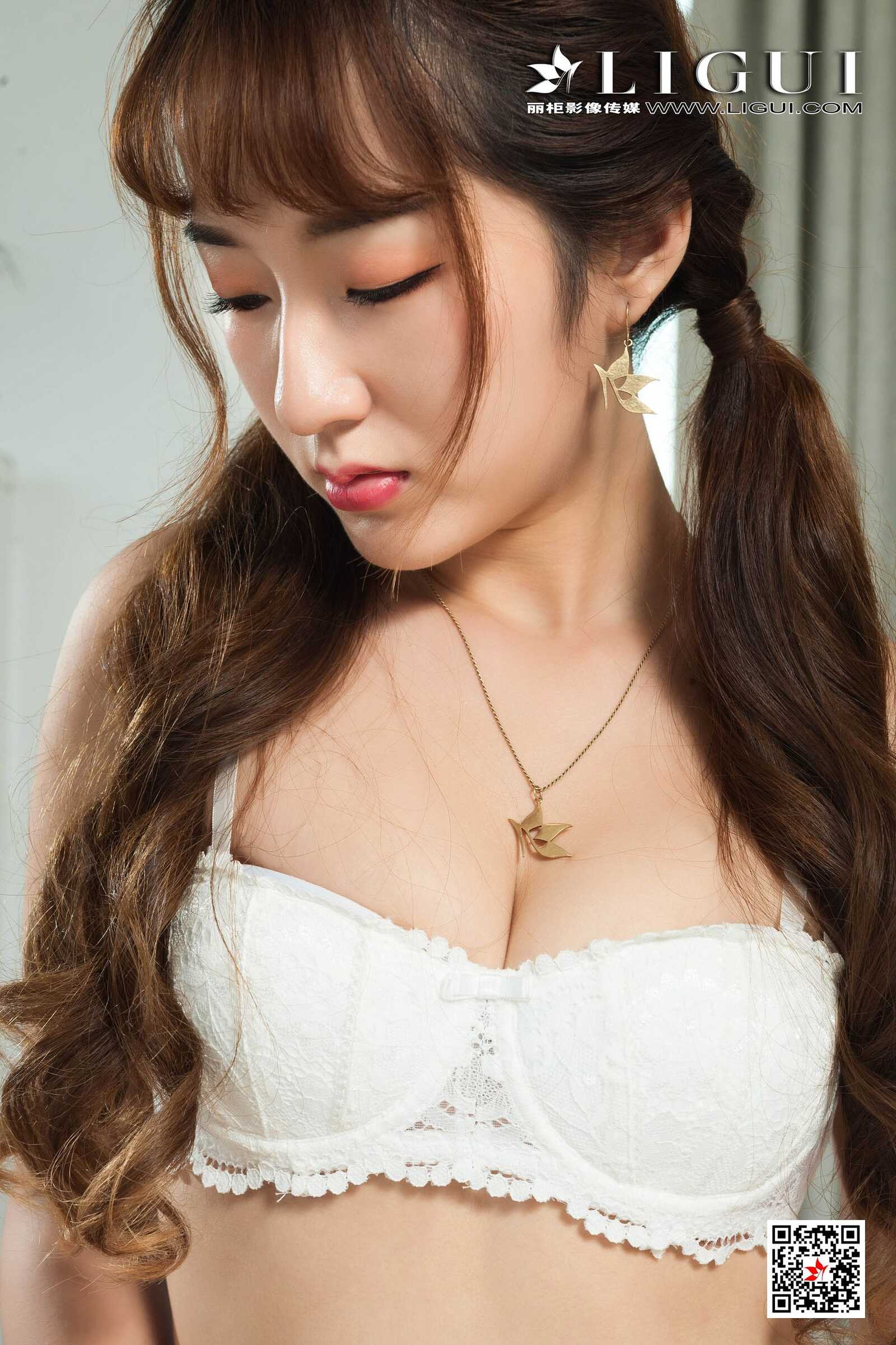 Model 汐汐《女仆变身》 [丽柜Ligui] 写真集第16张