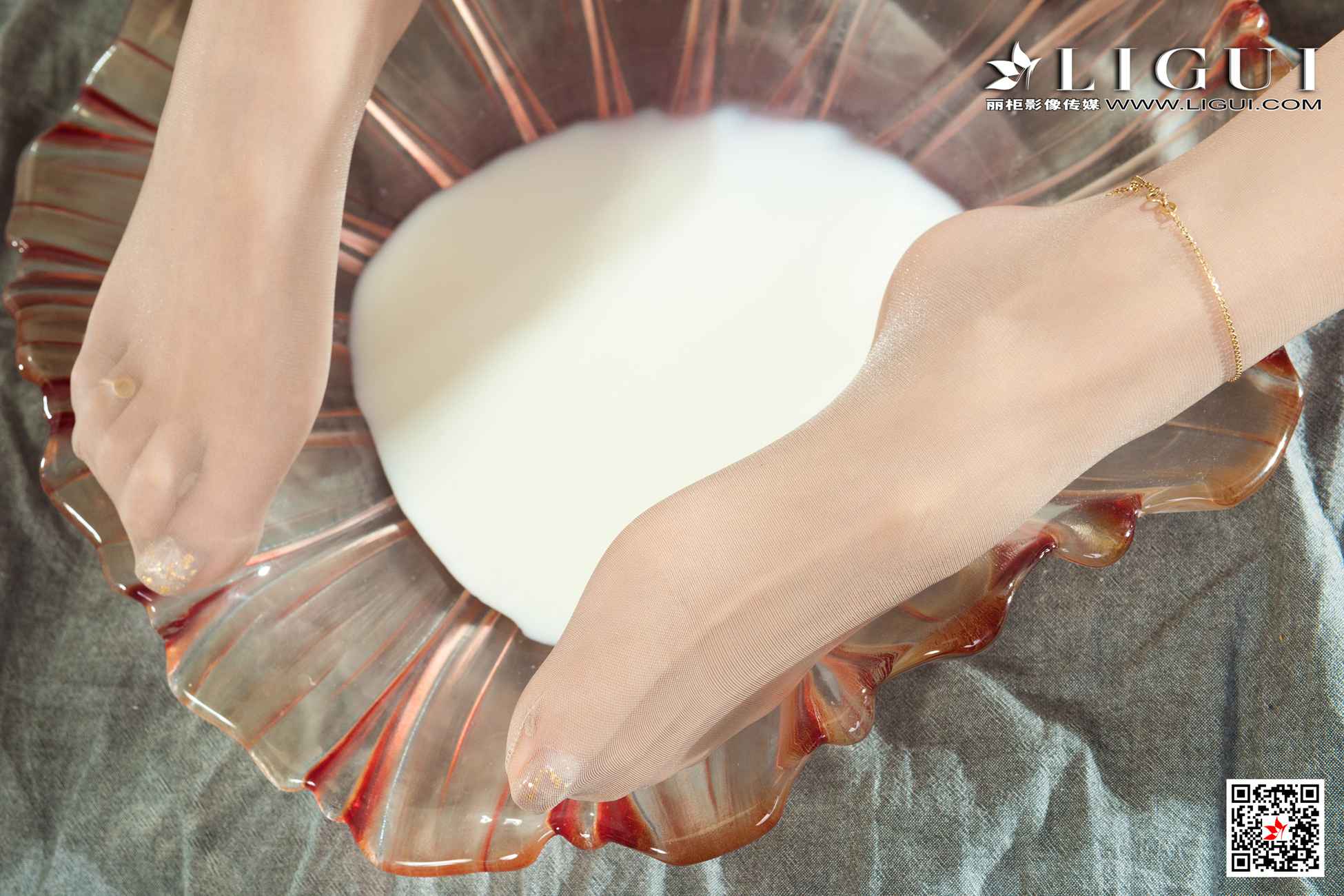 [Ligui丽柜]2021.07.21 《莲脂奶娃》凉儿 [69+1P]第14张