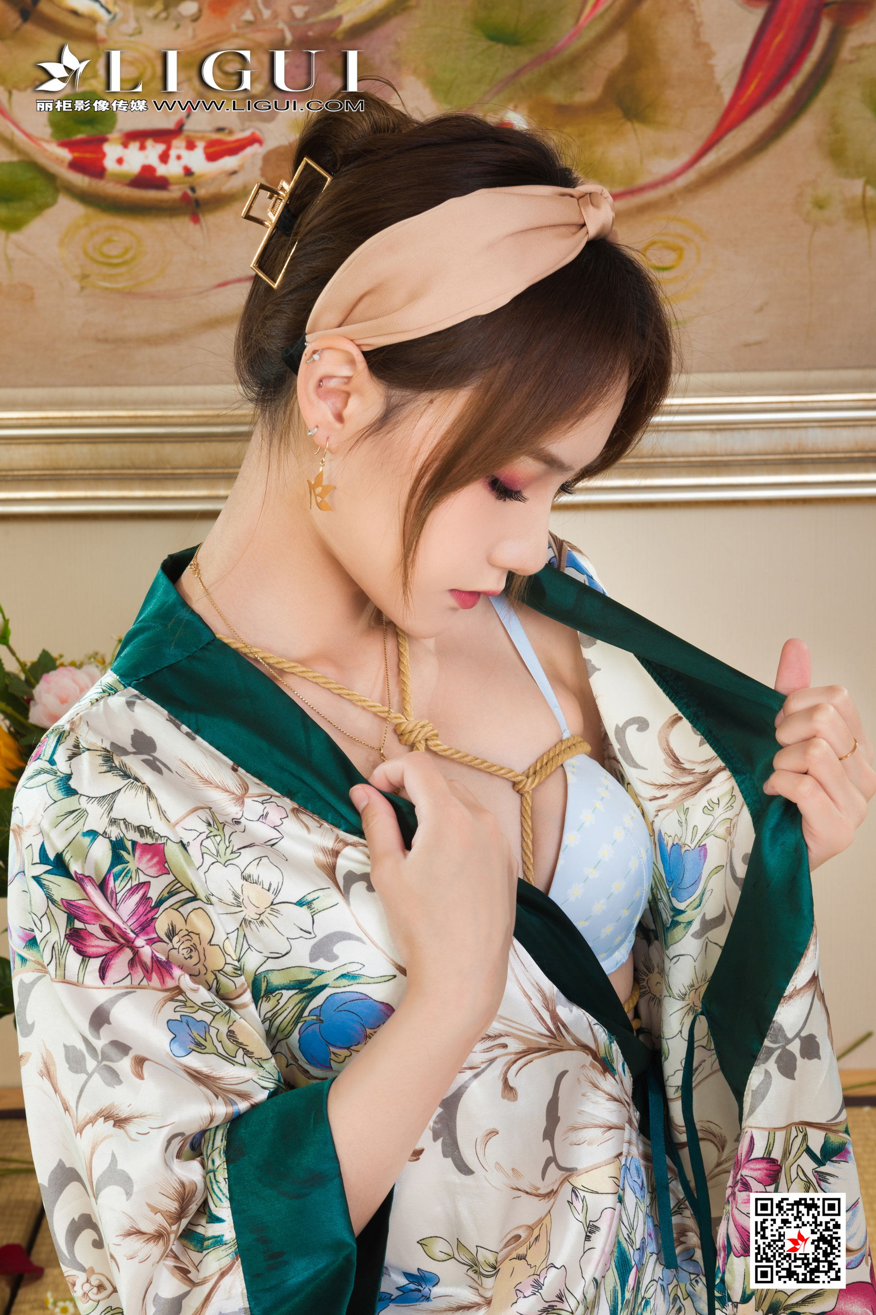 [丽柜Ligui] 网络丽人 Model 心心 《龟缚花蕊》 写真套图第6张