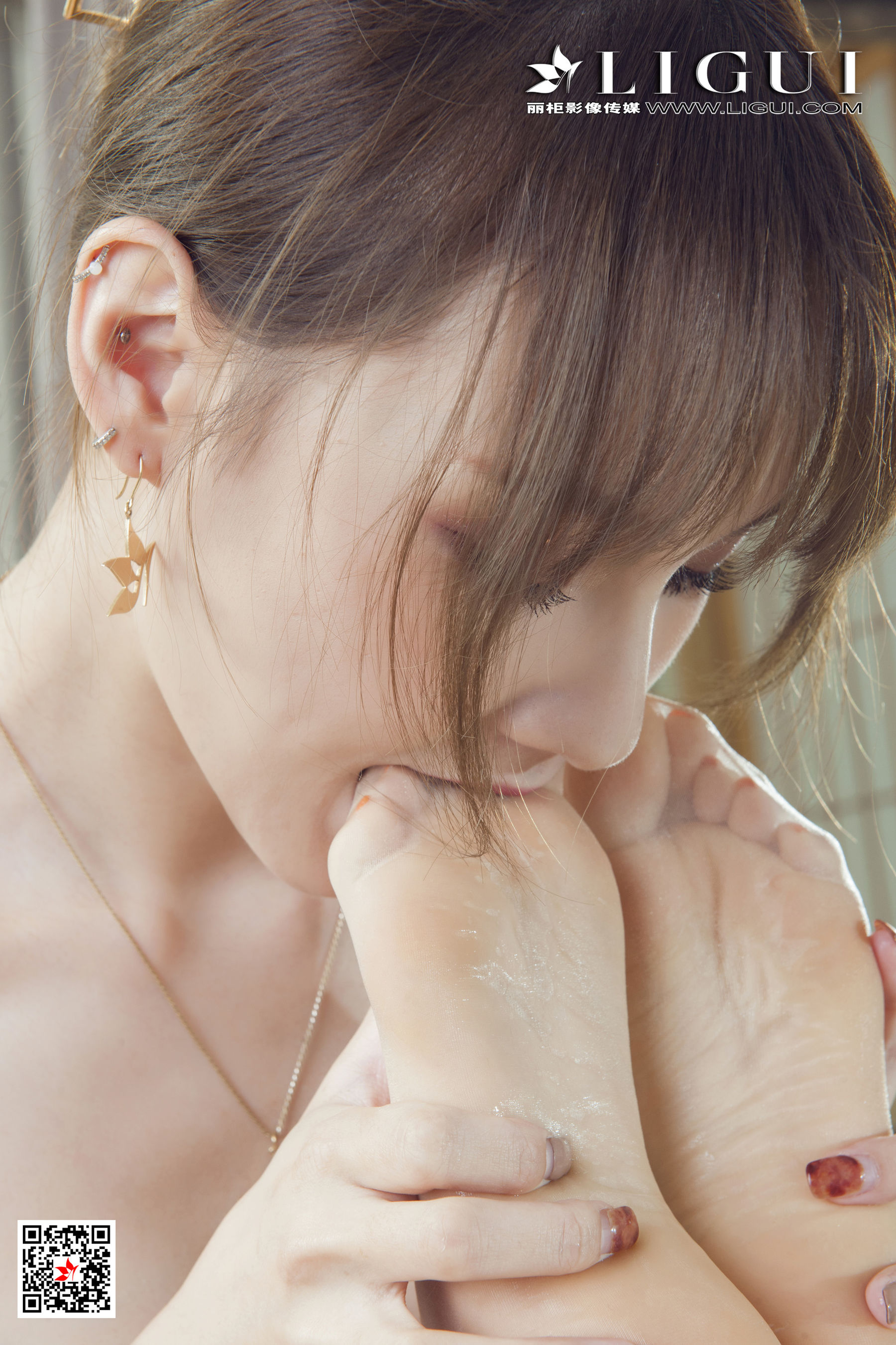 [丽柜Ligui] 蕊蕊&amp;甜甜 《双生花-花漾蜜莲》 丝袜诱惑写真第21张