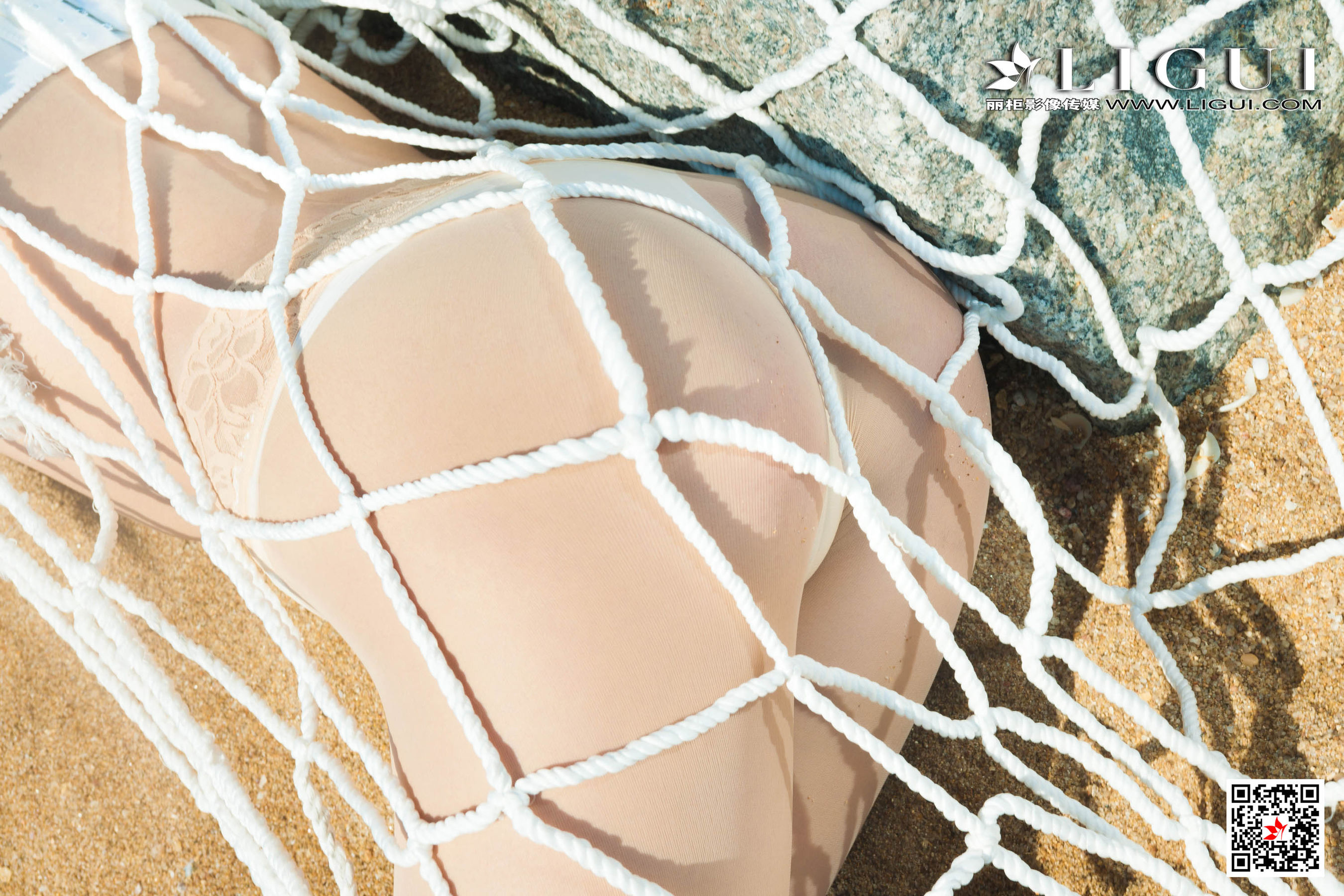 [丽柜美束Ligui] Model 兔子 - 海边肉丝袜人体秀第12张