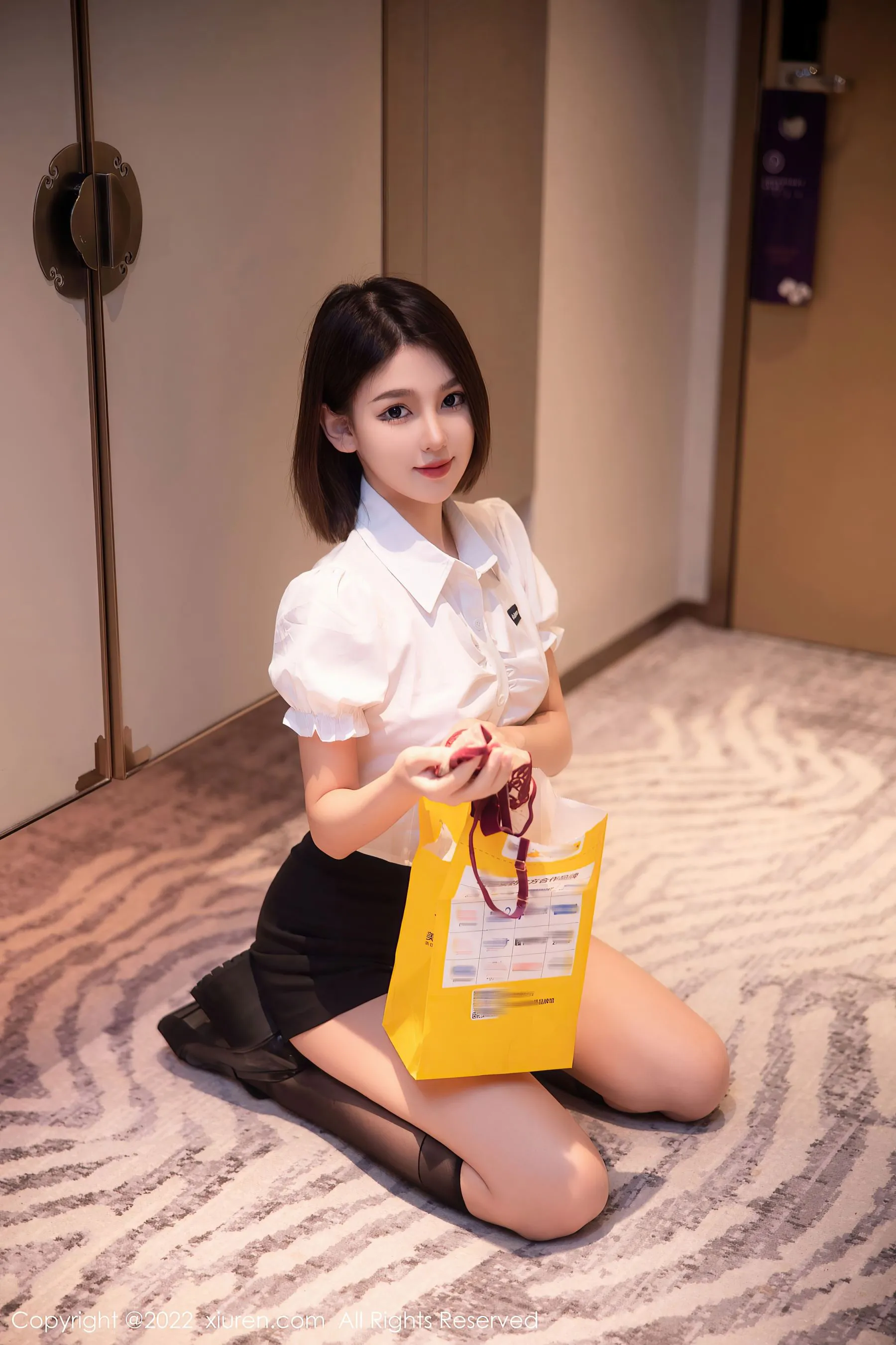 秀人网 No.5702 美羊羊 短发新人模特第24张