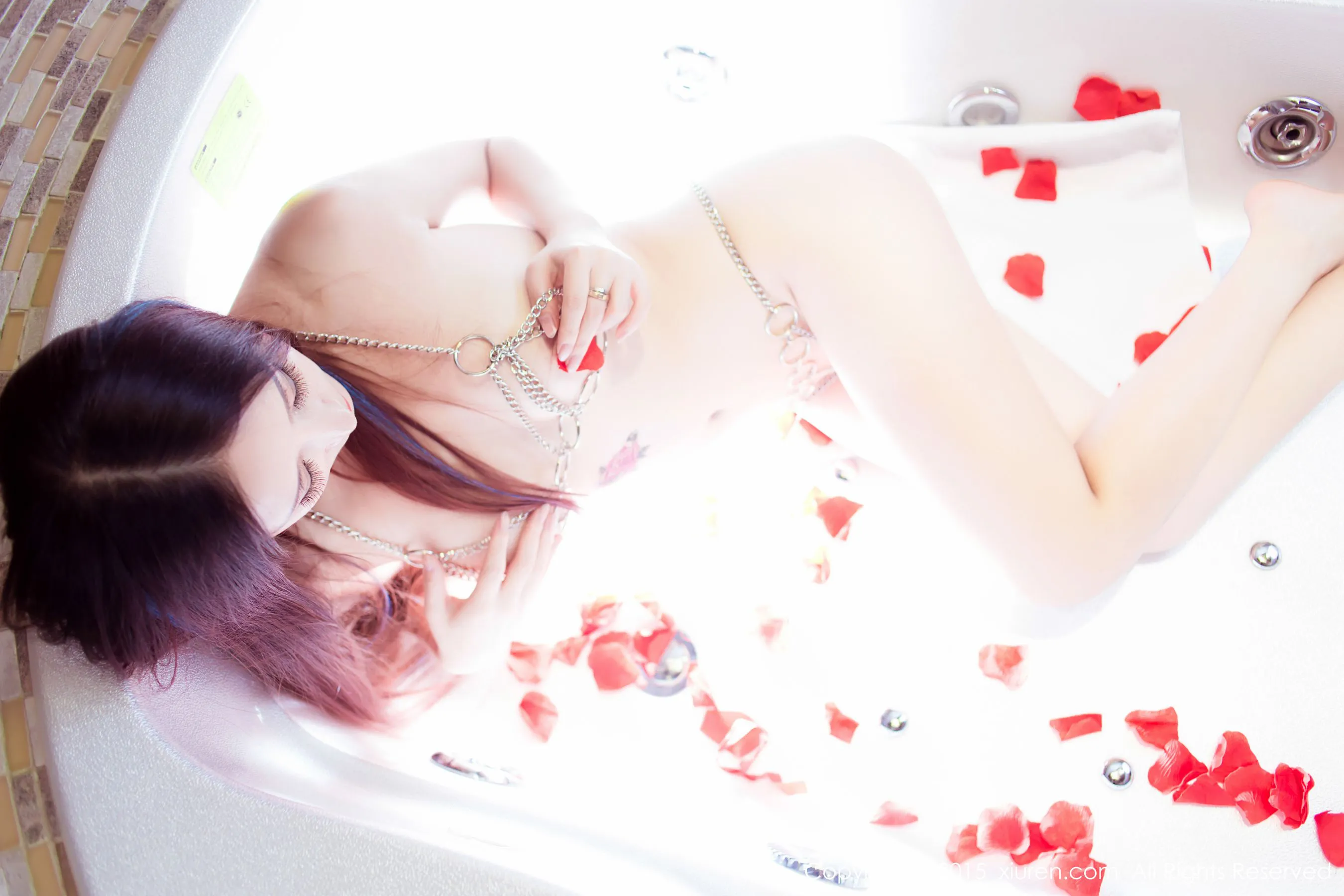  邹晶晶女王《室内性感睡衣+浴缸系列》 秀人网 No.411第13张