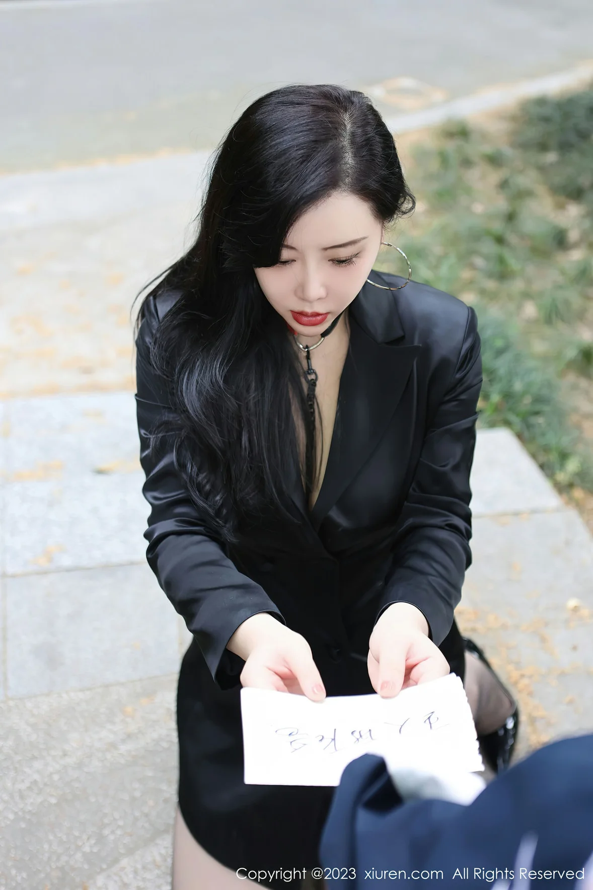  XiuRen 秀人 No.6950 王婉悠Queen 户外sm性感写真 [84P]第2张