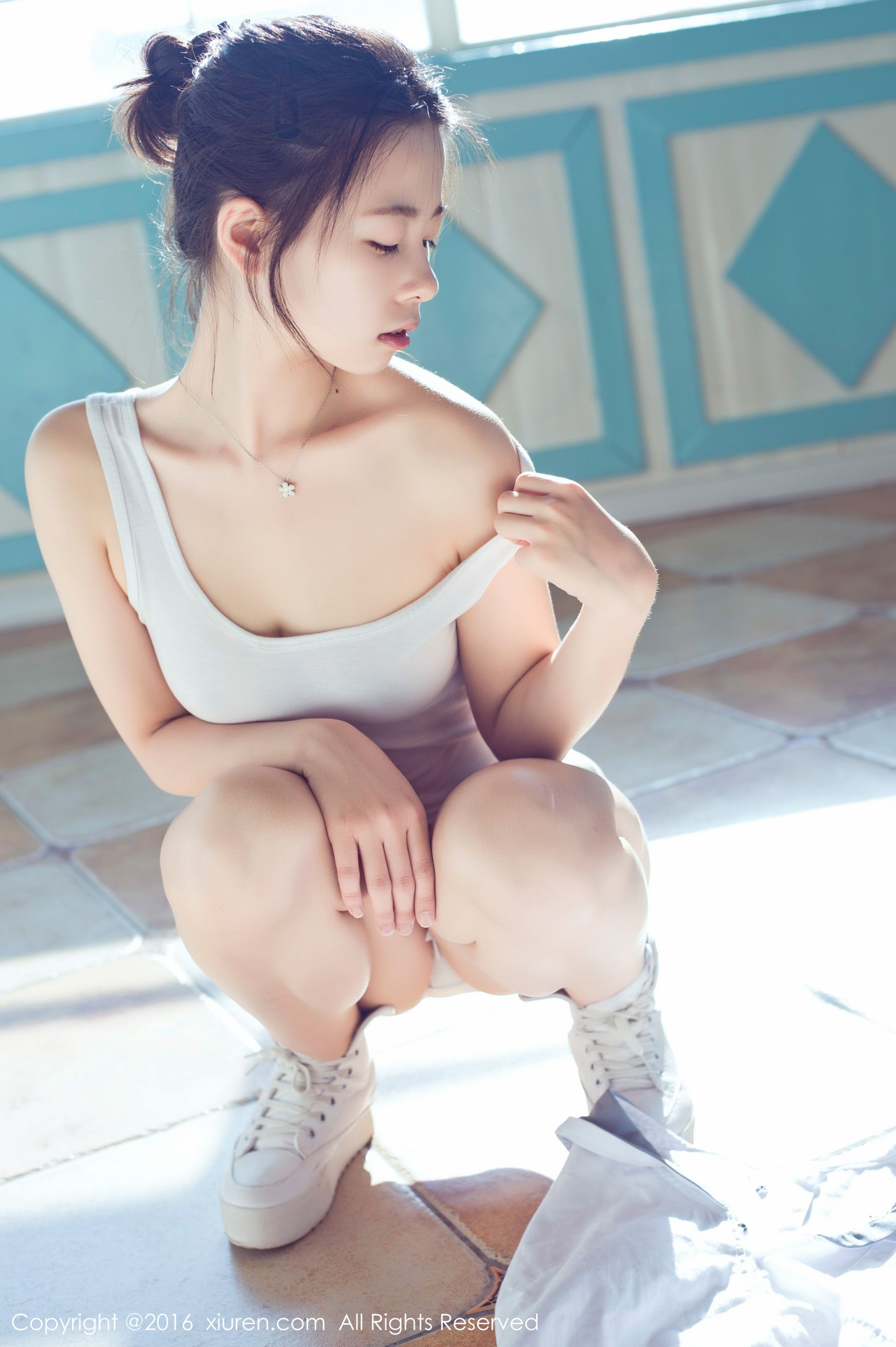  草莓zz/吴允芝《日系死库水、日本高中出操服、小裤裤小背心》 秀人网 No.616第9张