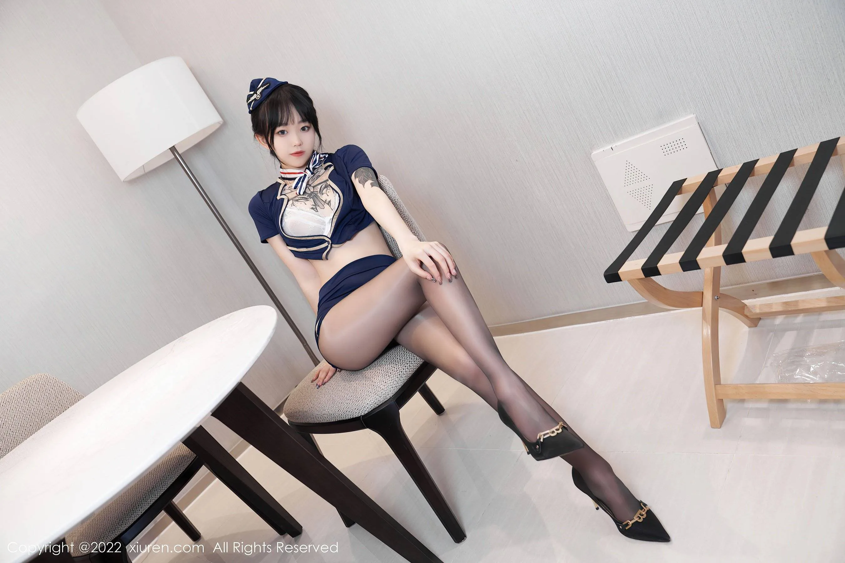  秀人网 No.5352 奶瓶. 制服美腿第14张
