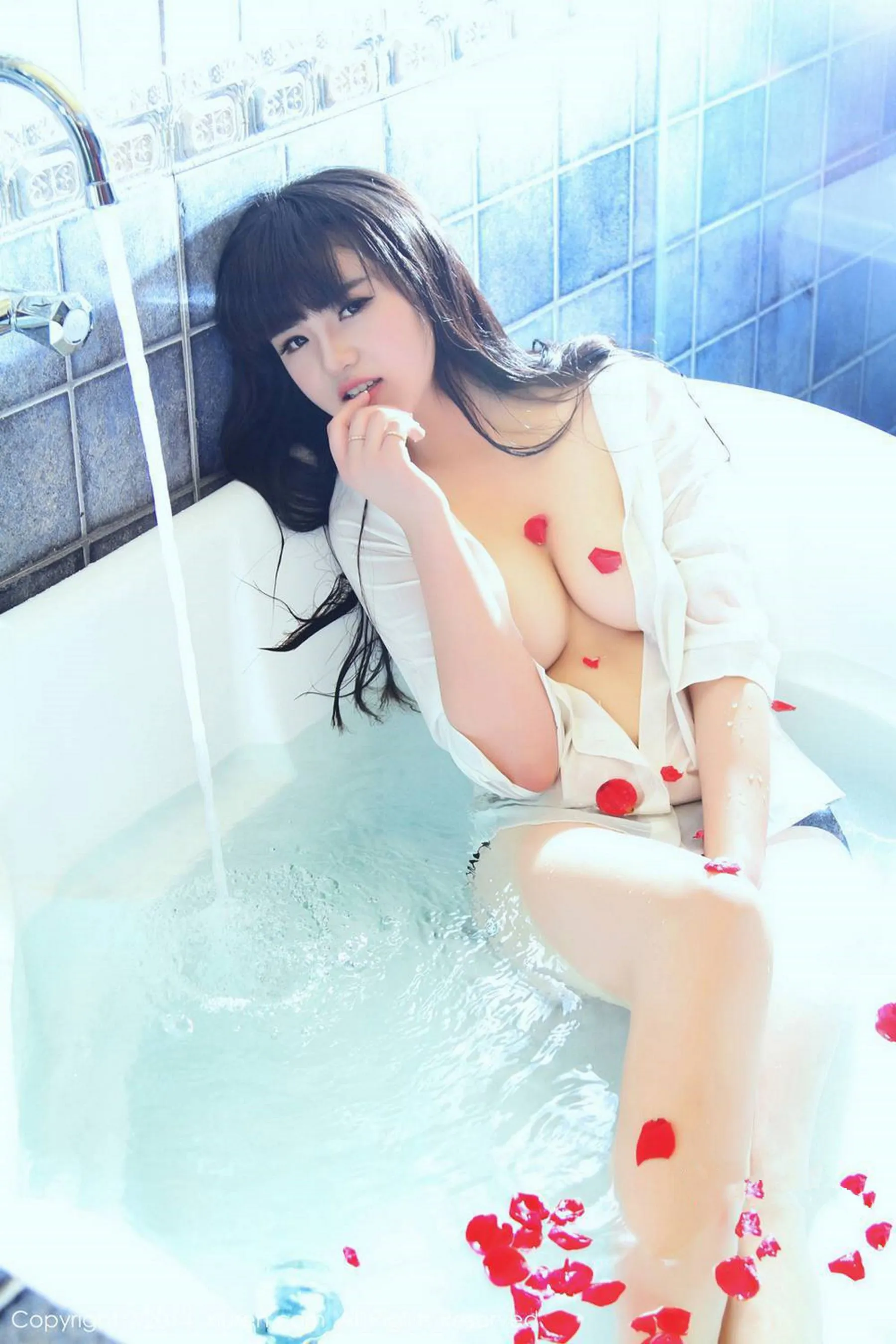 旭儿 &F cup妹子 秀人网 No.261第15张