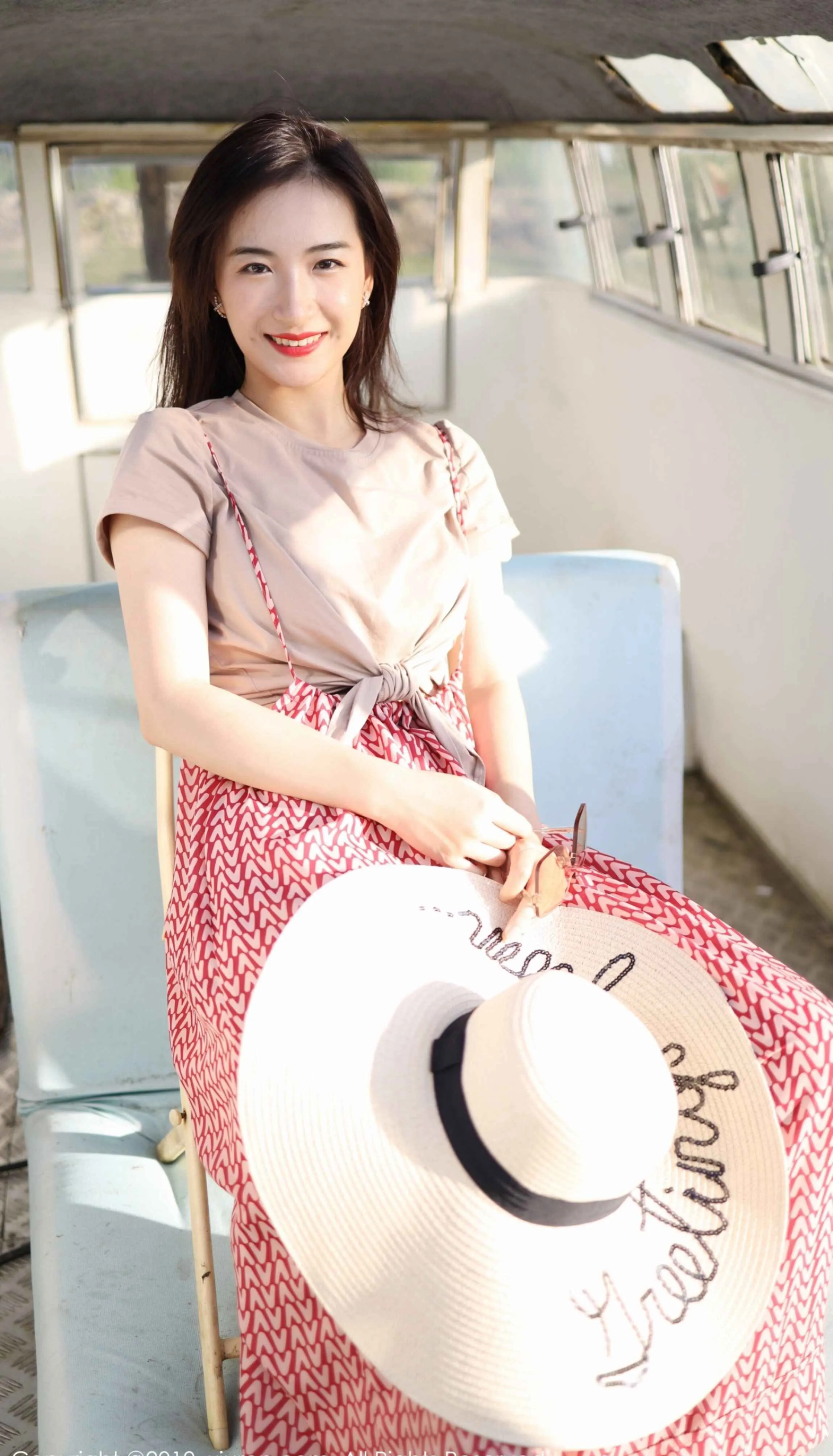  XIUREN秀人网 No.1718 艺儿拿铁第3张