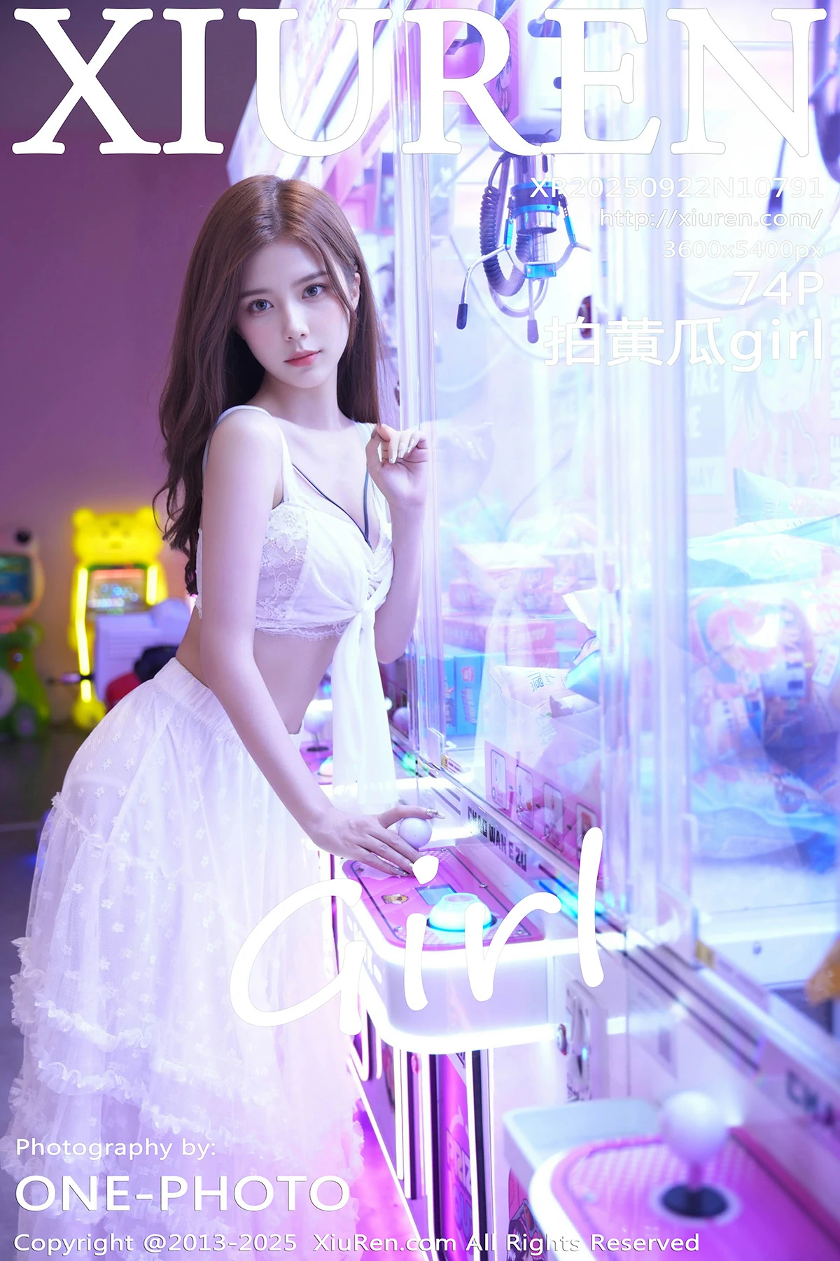  秀人网 No.10791 拍黄瓜girl [74P]第1张