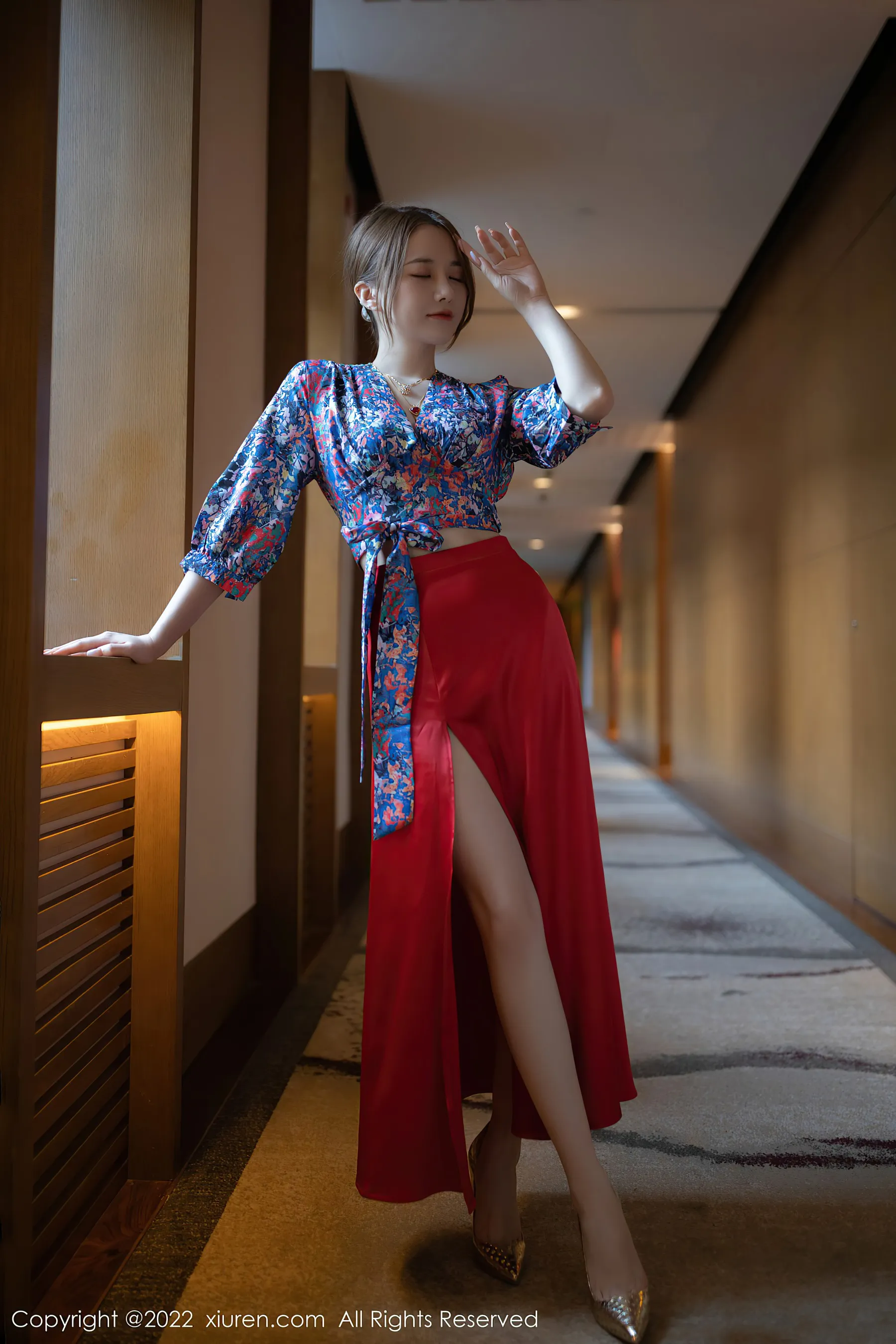  秀人网 No.4674 鱼子酱Fish 三亚旅拍长裙蕾丝写真第11张