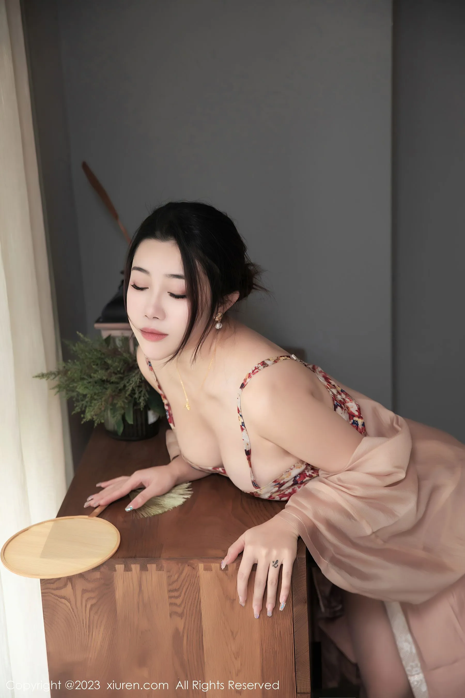 秀人网 No.6457 严利娅Yuliya 性感汉服第5张