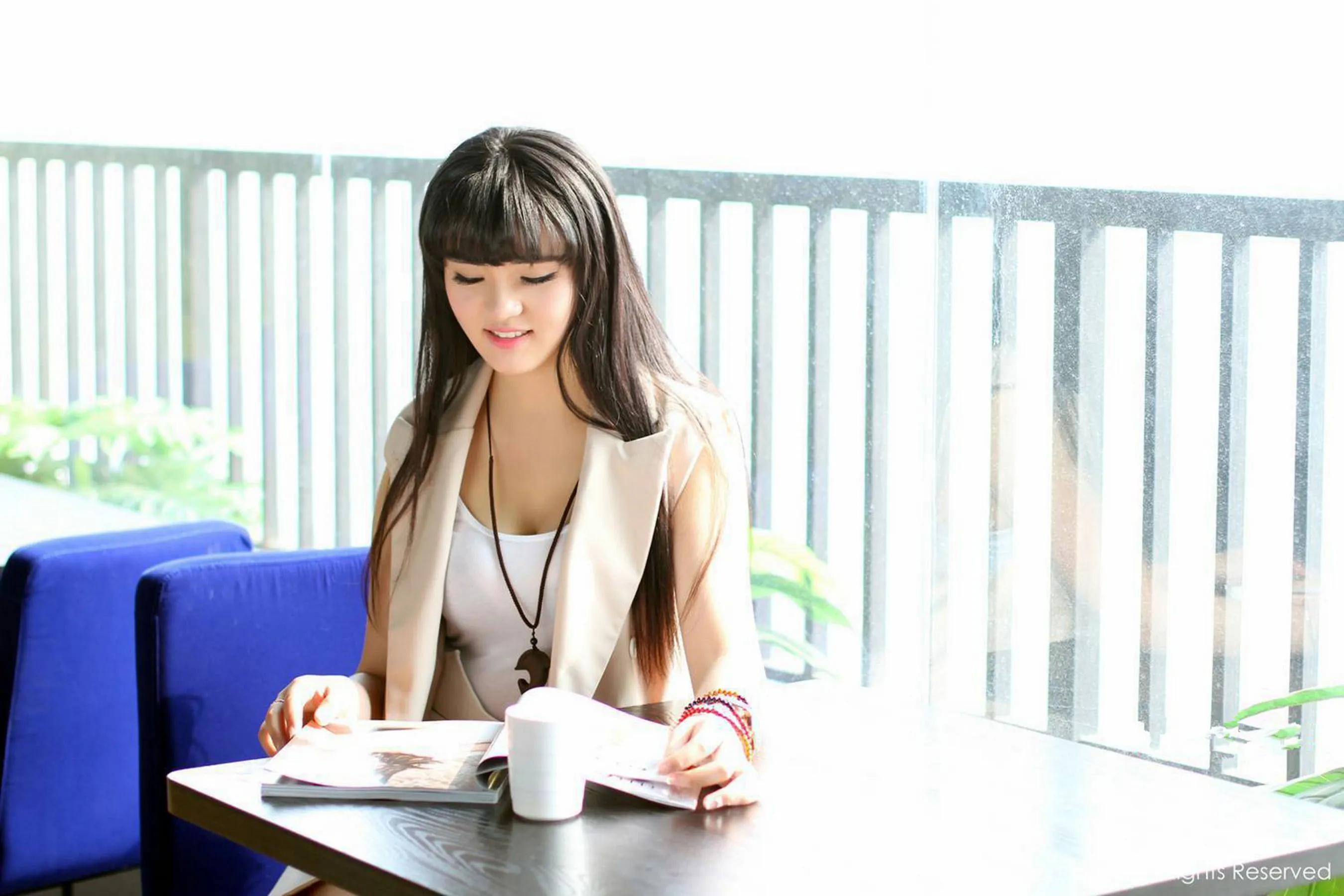 旭儿 &F cup妹子 秀人网 No.261第21张